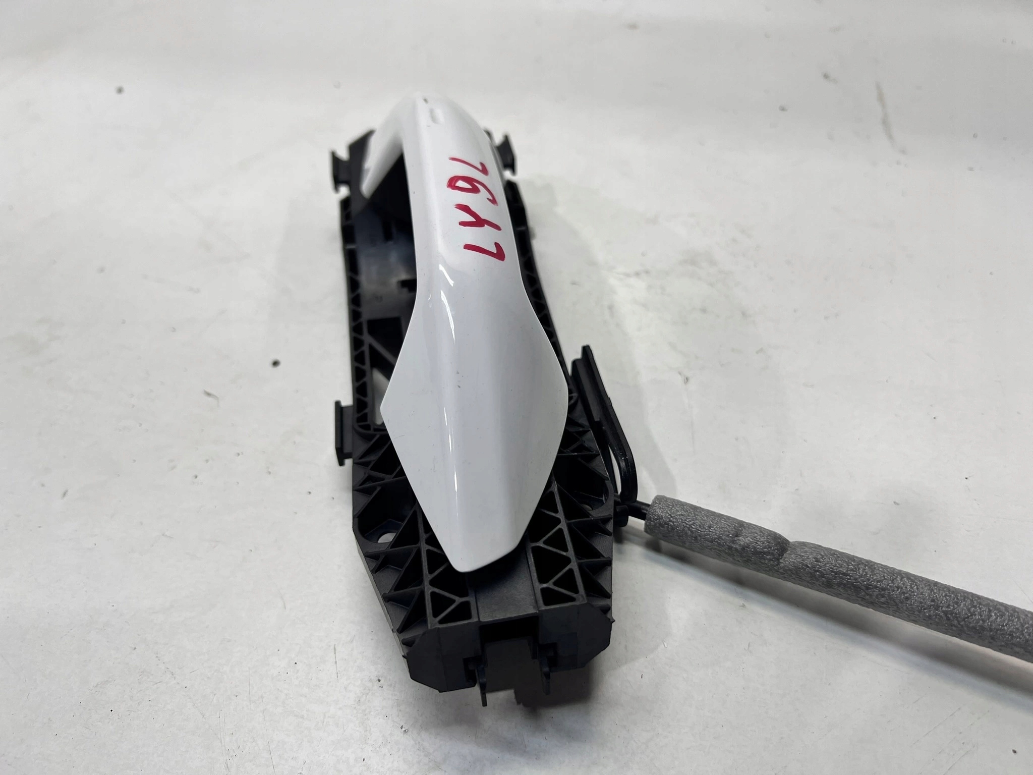 handle holder left front or rear part AUDI A3 8Y 8Y0837205A