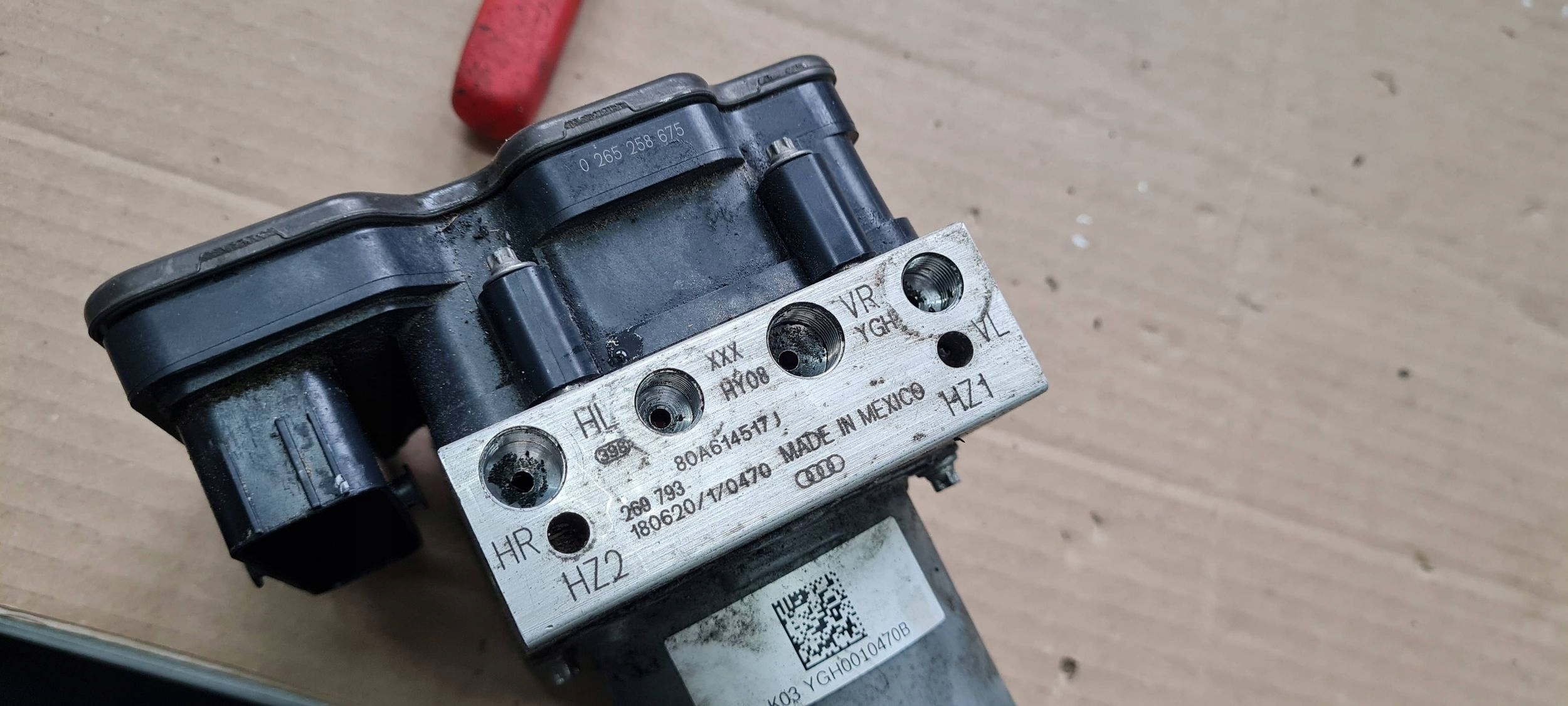 Q5 80A SQ5 brake booster control unit ABS 80A907379J 80A614517J