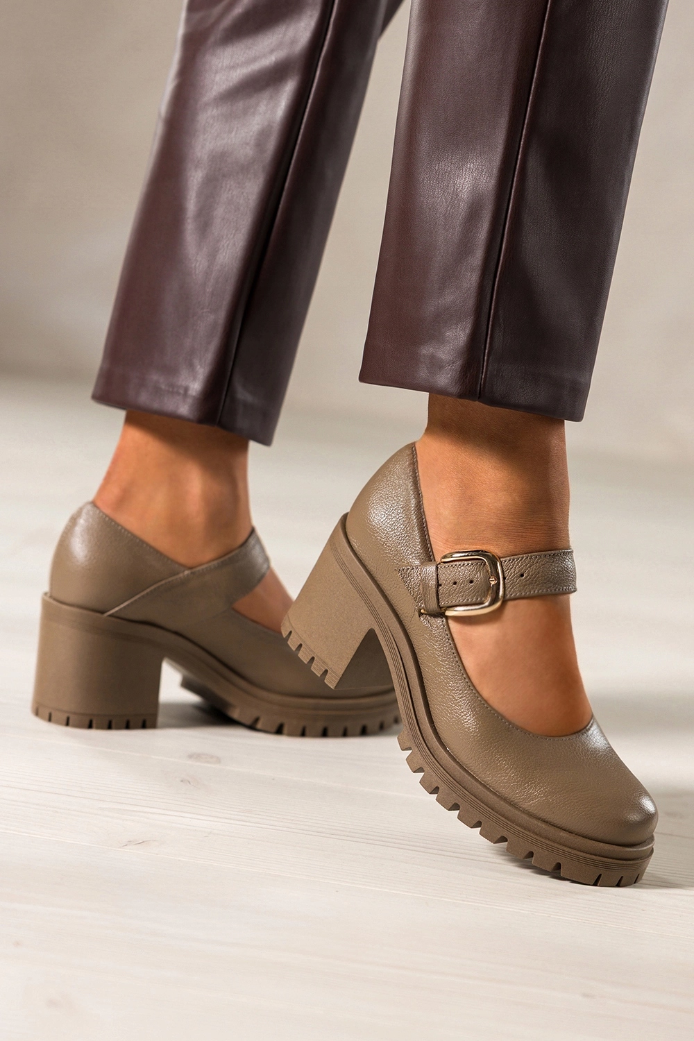 Béžové dámské Kožené Polobotky Mary Jane Pohodlné Zlatá spona Modne r 41