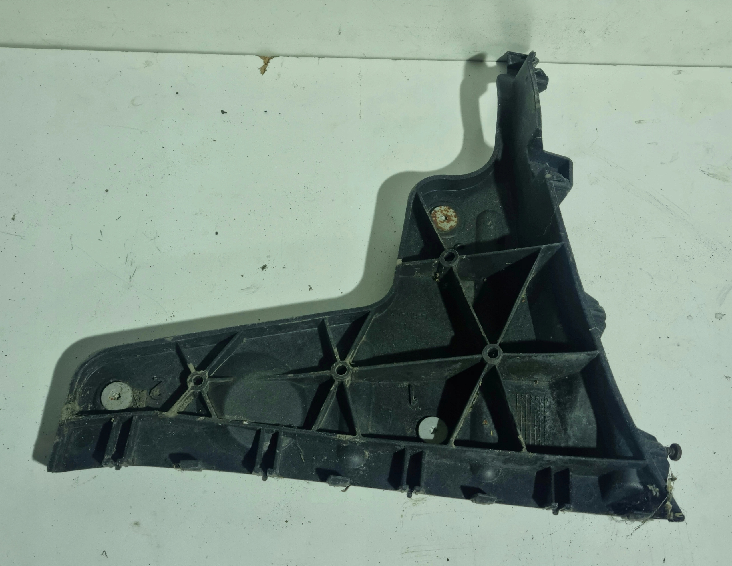 AUDI A4 B7 AVANT KOMBI holder bumper bracket left rear part 8E9807453A