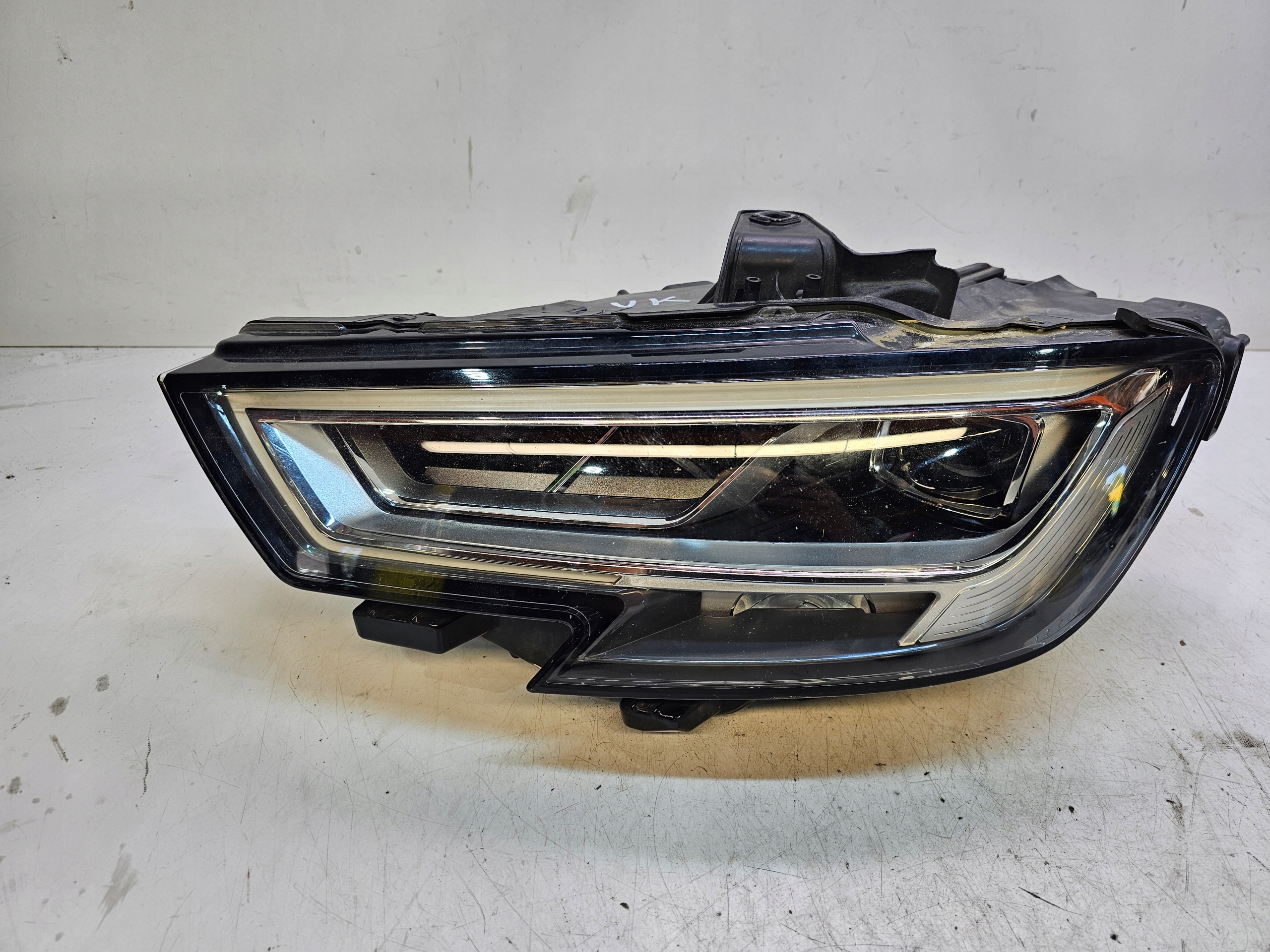 REFLEKTOR XENON LED left AUDI A3 8V LIFT 8V0941033D UK