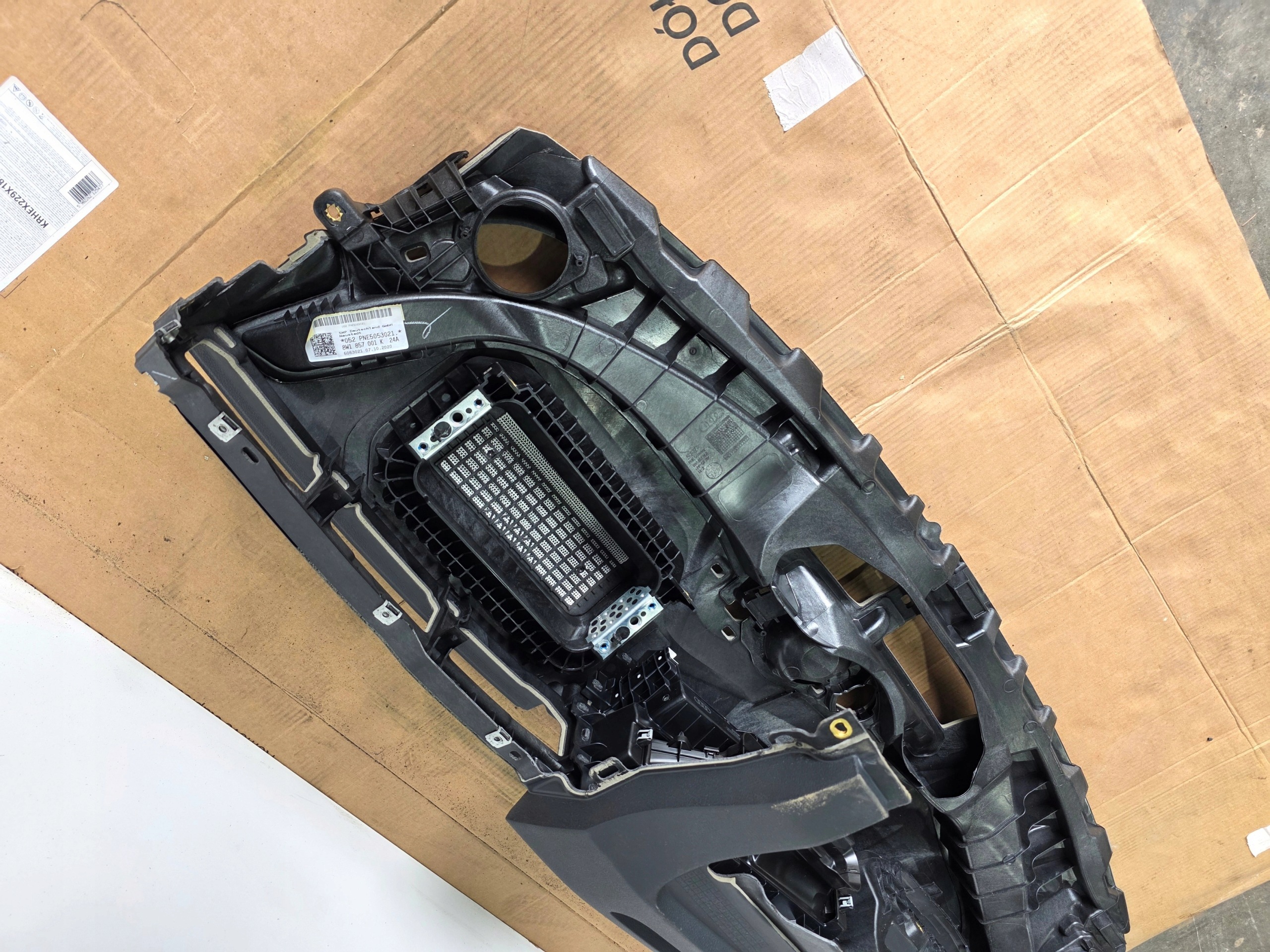 dashboard cockpit console AUDI A4 B9 8W1857001K EUROPA