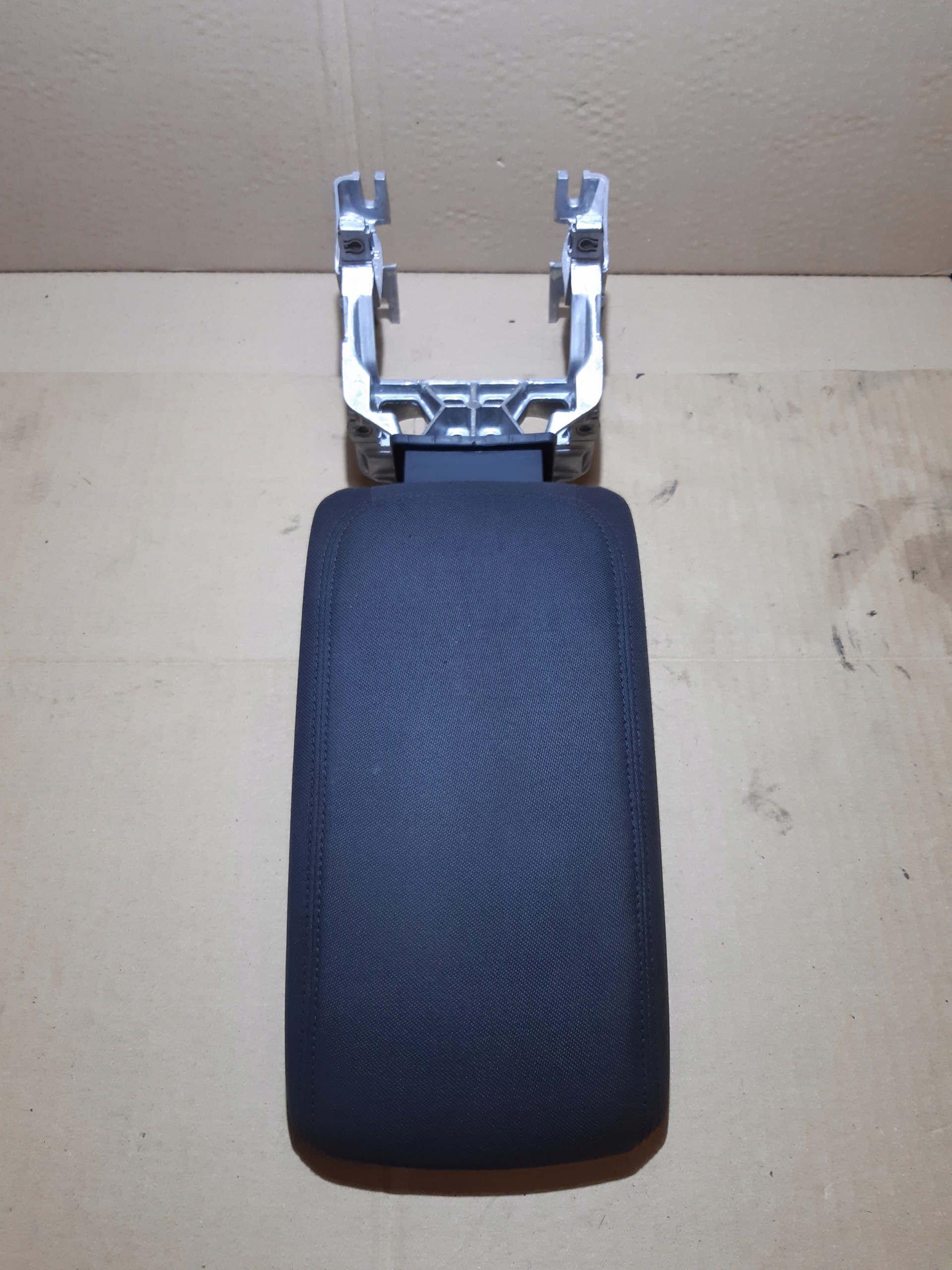 AUDI A3 8V armrest front 8V0864283