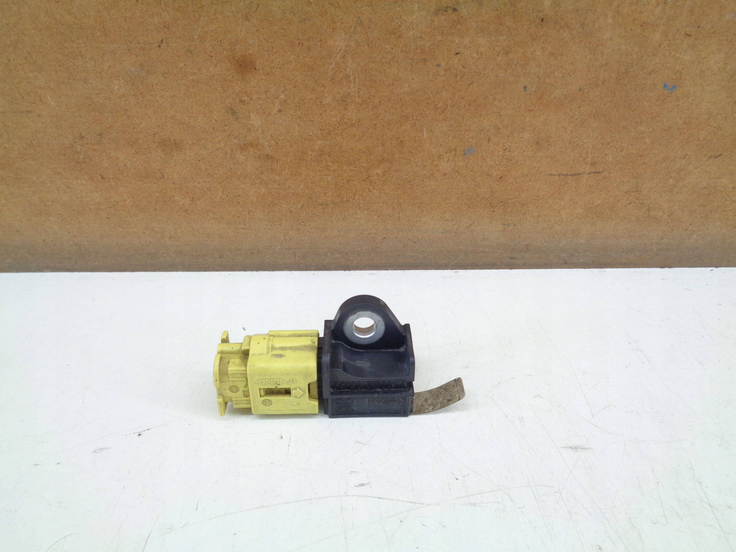 Hyundai Kia датчик удара 95930-0X000