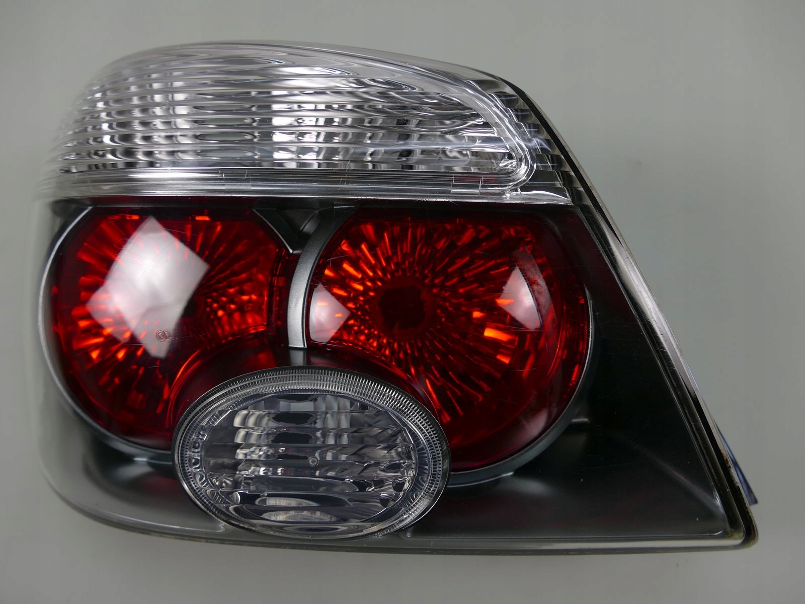 MITSUBISHI OUTLANDER and LIFT light left rear part EUROPA