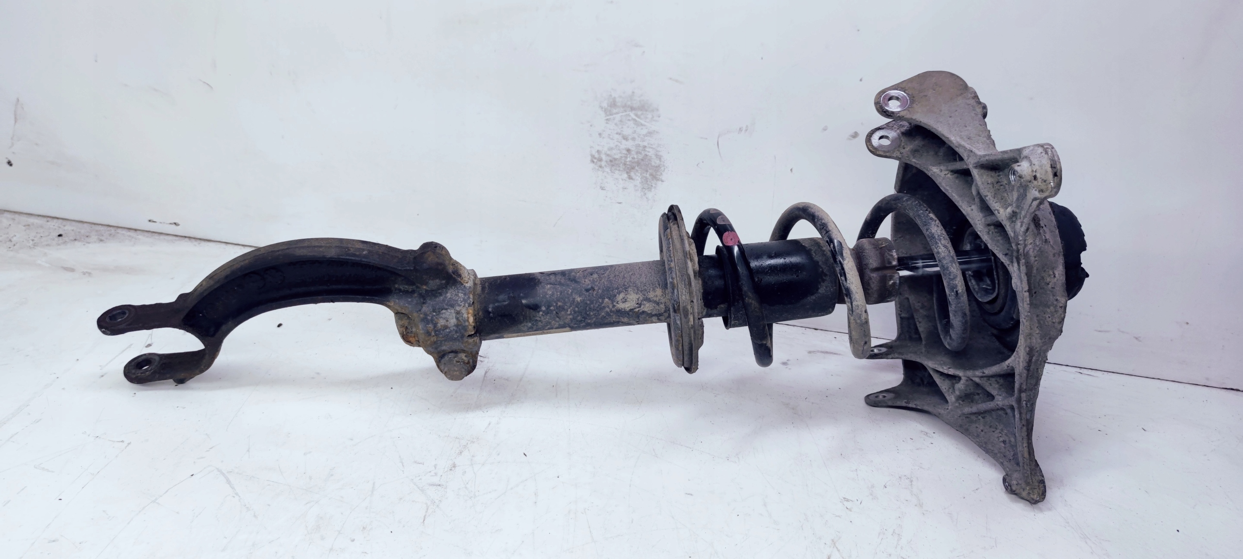 shock absorber left front AUDI A4 B8 A5 8T0413031AF