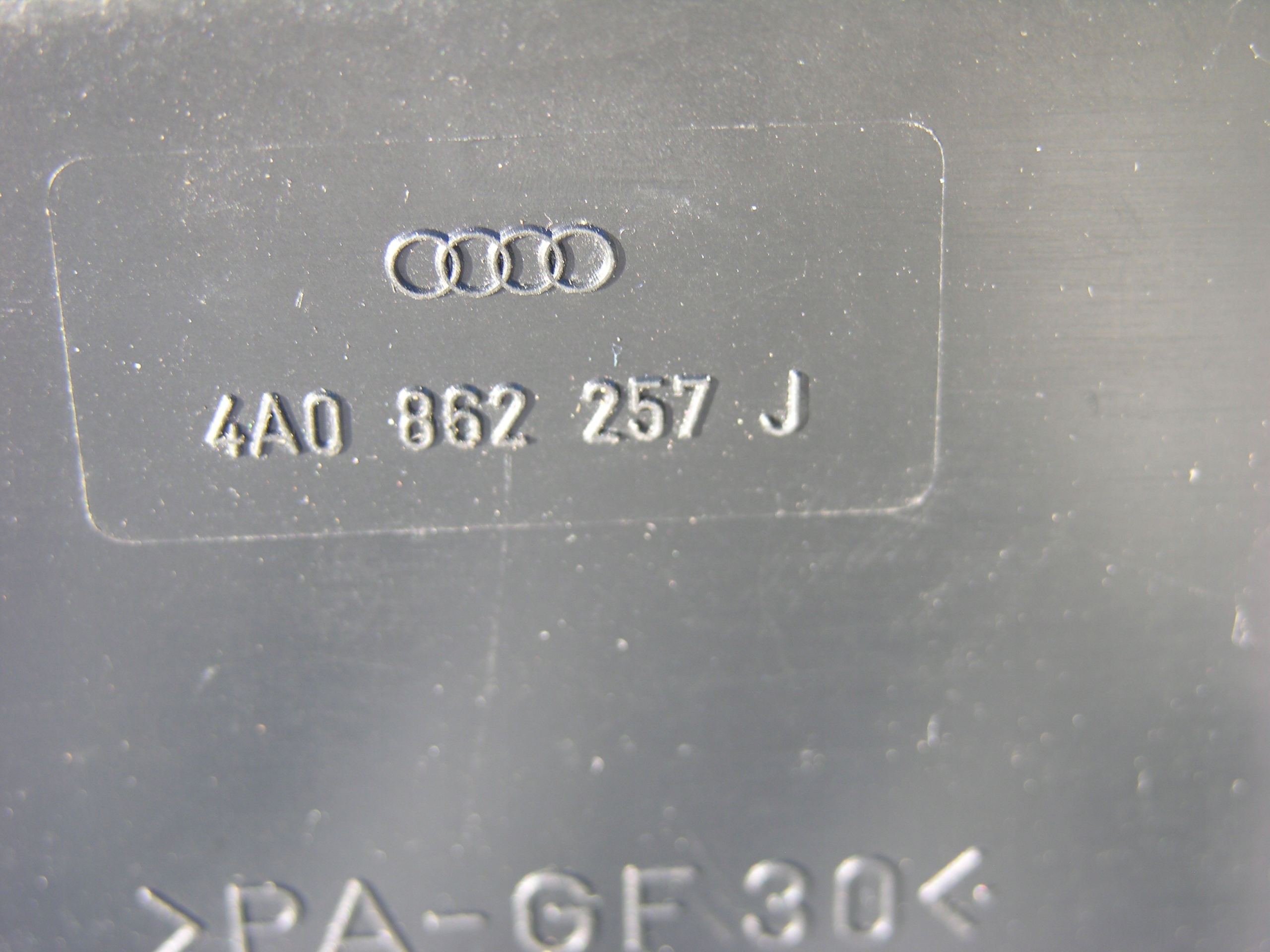 POMPKA CENTRALNEGO ZAMKA AUDI A4 A6 A8 4A0862257J Wersja Europejska