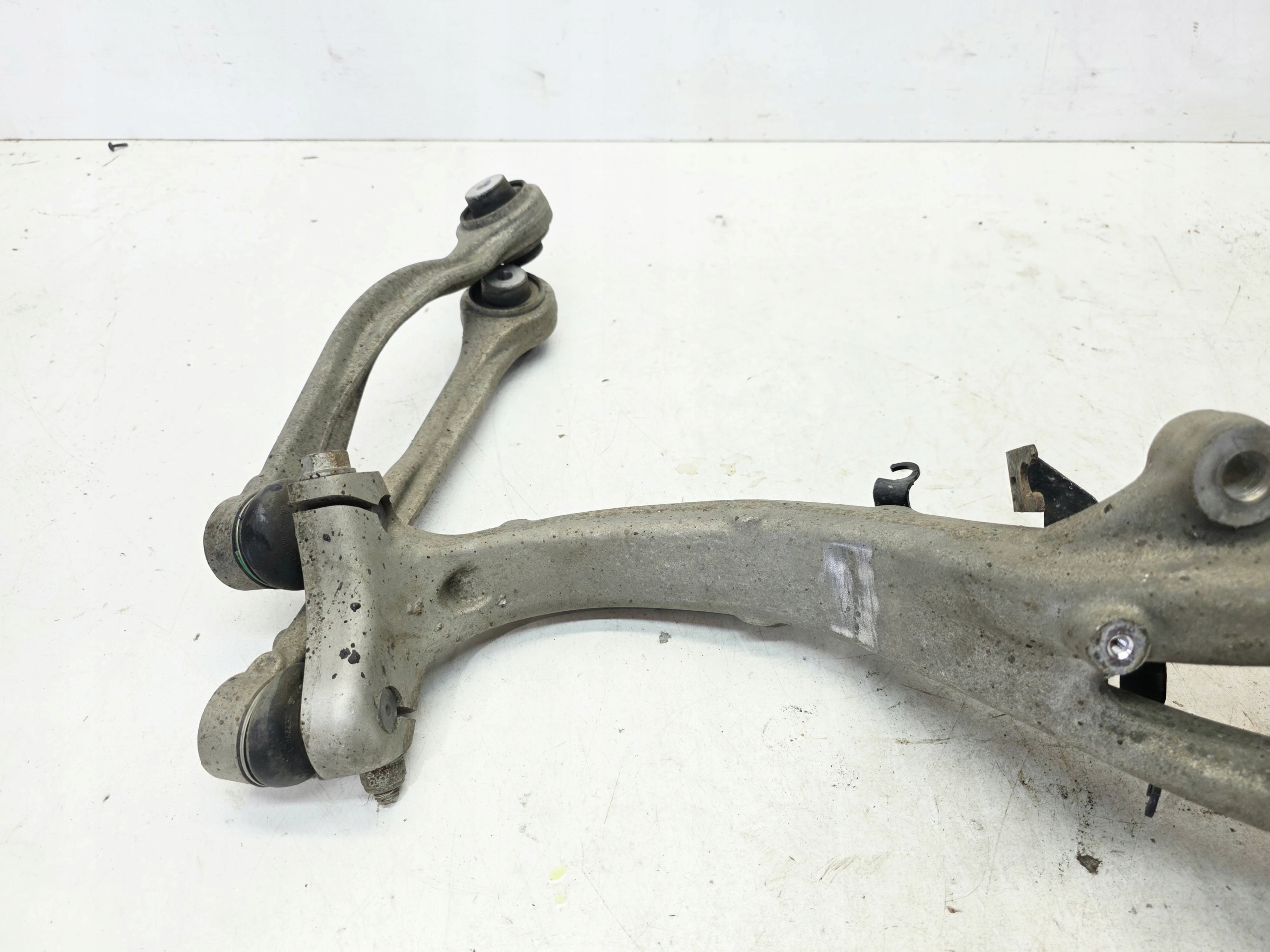 otoč čepu levý předek AUDI A6 C8 4K0407241D 4K0407559D