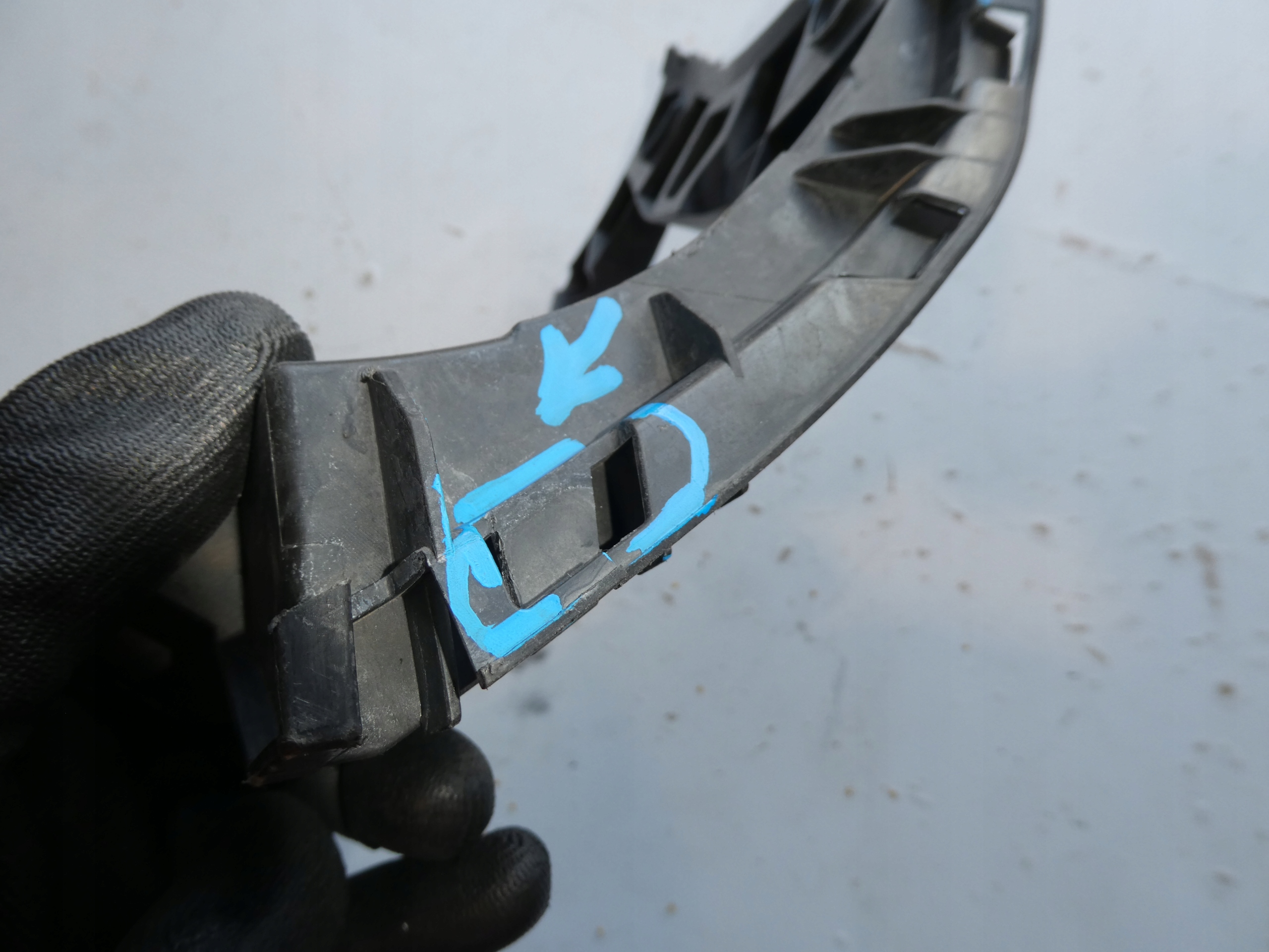 bumper bracket right rear part VW TIGUAN 5N0807394B