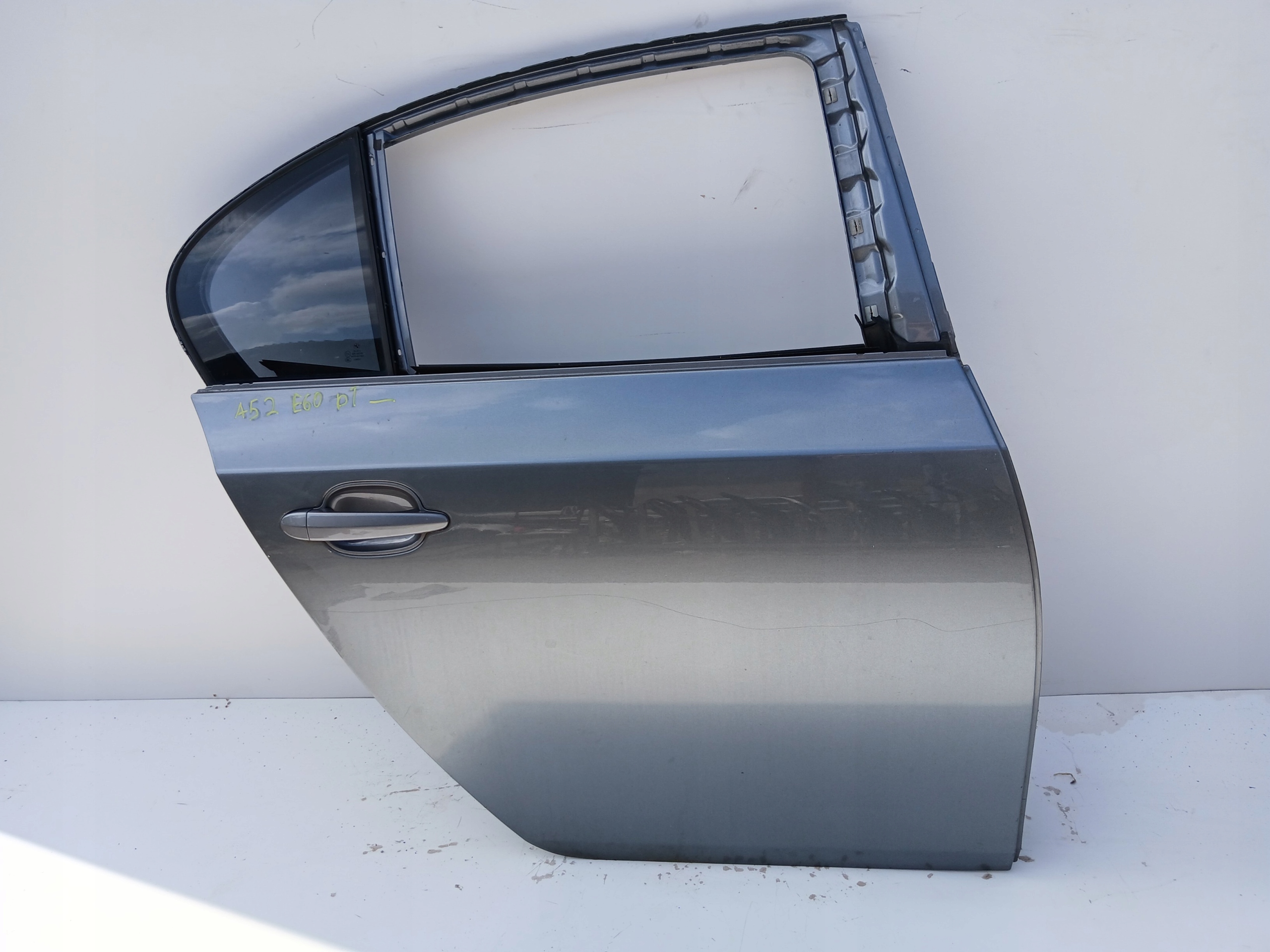 door right rear. BMW E60 SPACEGRAU A52/7