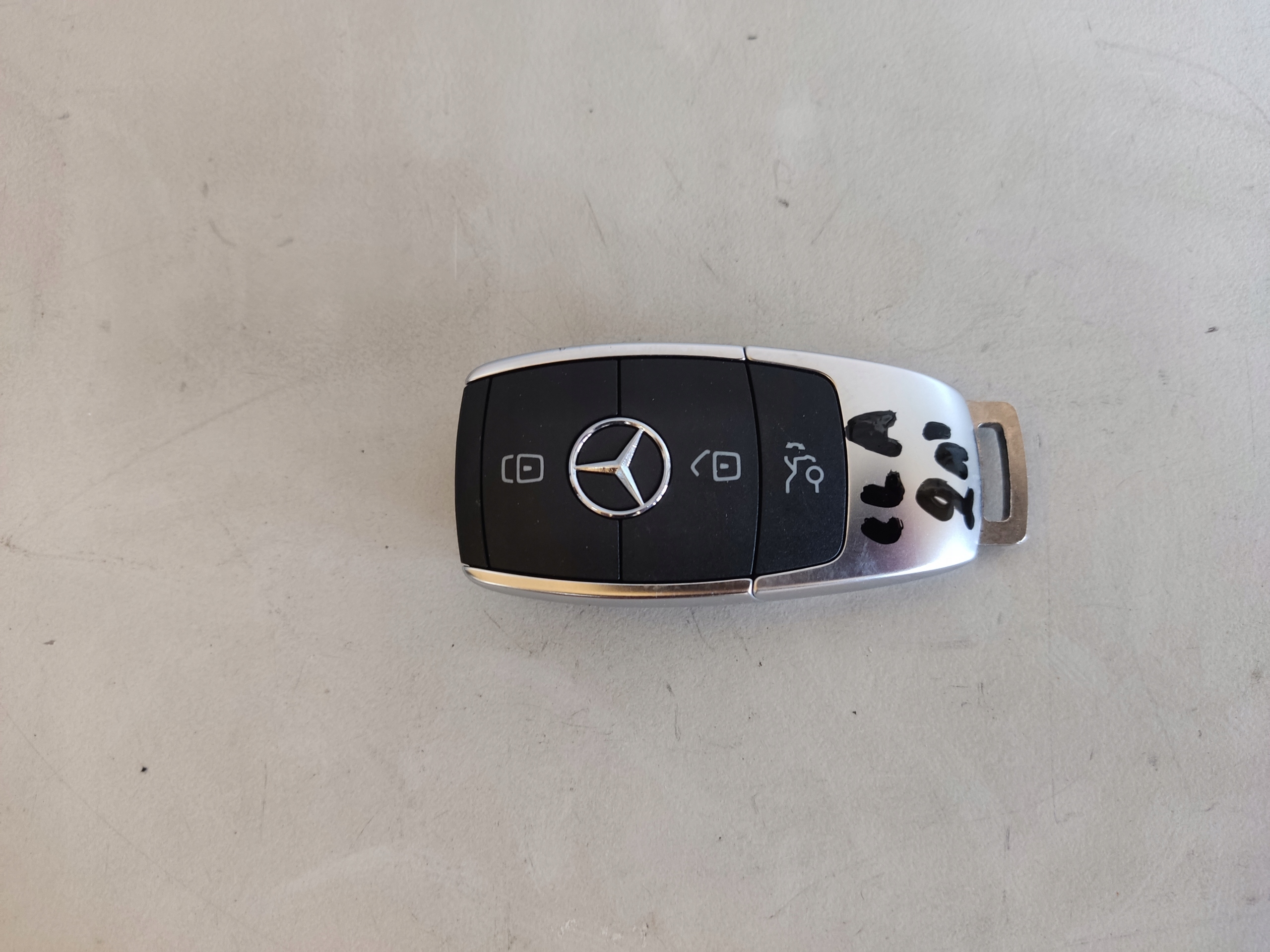 MERCEDES W118 CLA KLUCZYK PILOT