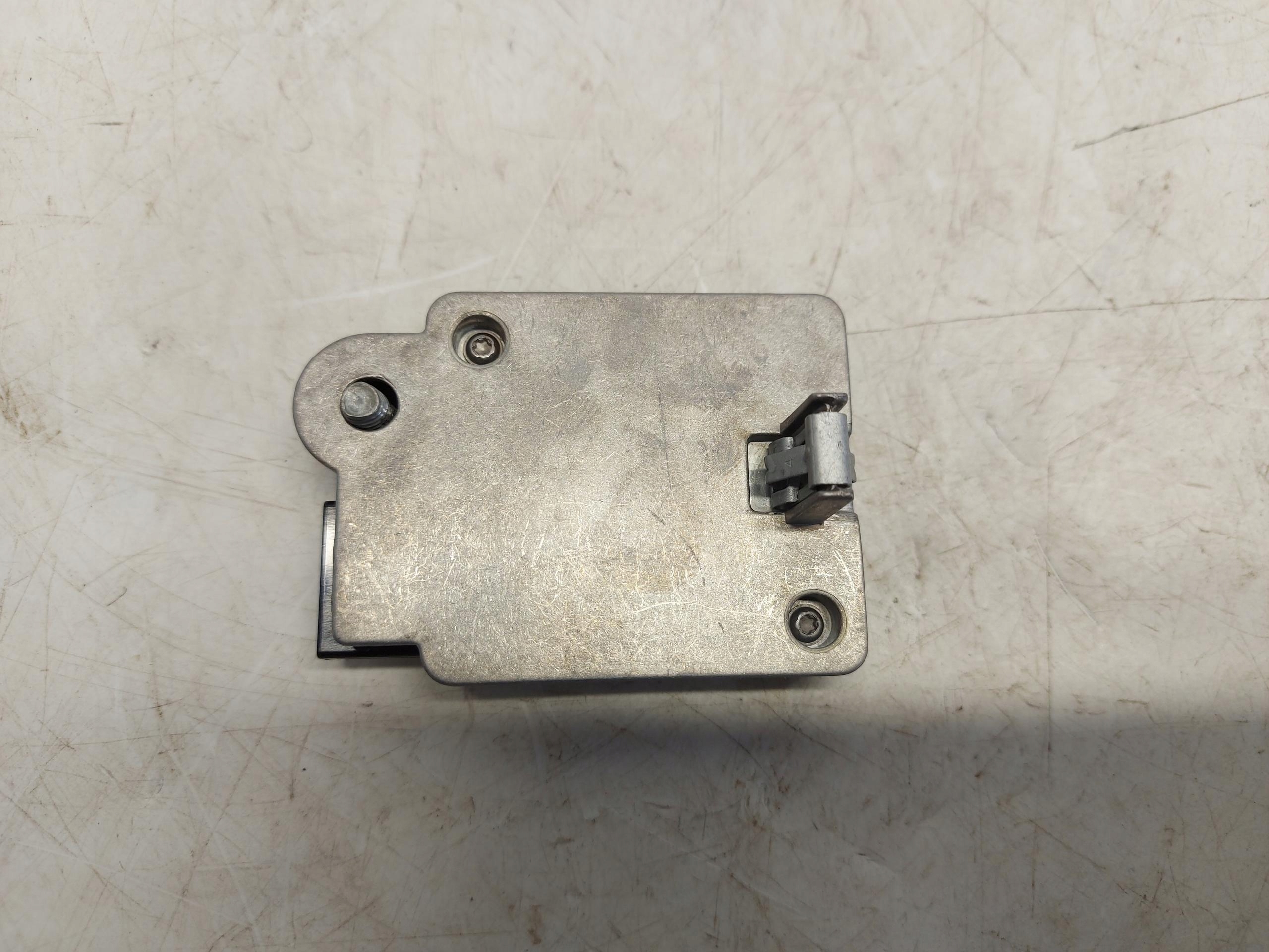 TESLA MODEL Y 2022r, naped heck radar sensor odleglosci acc distronic