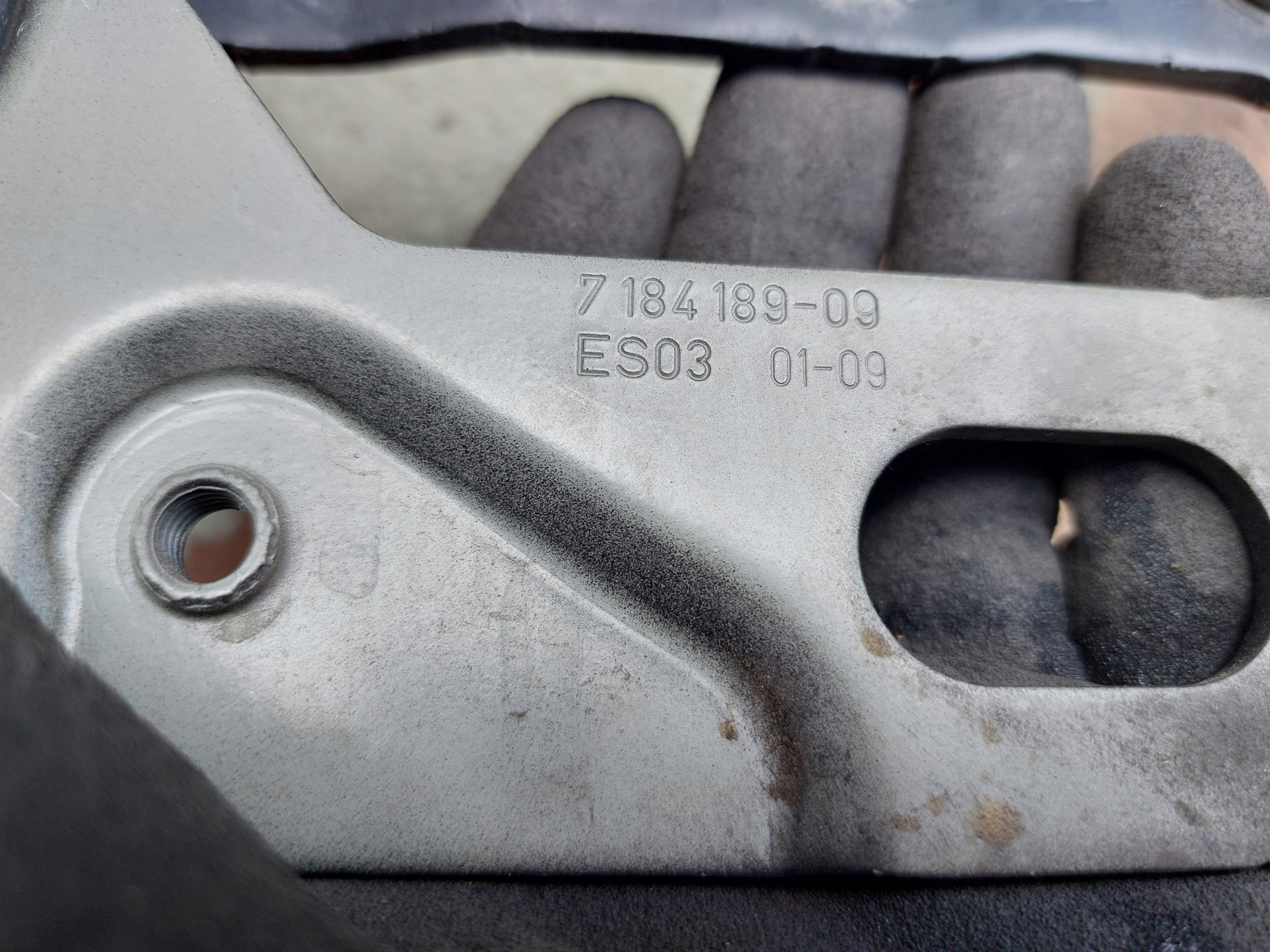 bonnet hinges left right BMW F01 F02 475