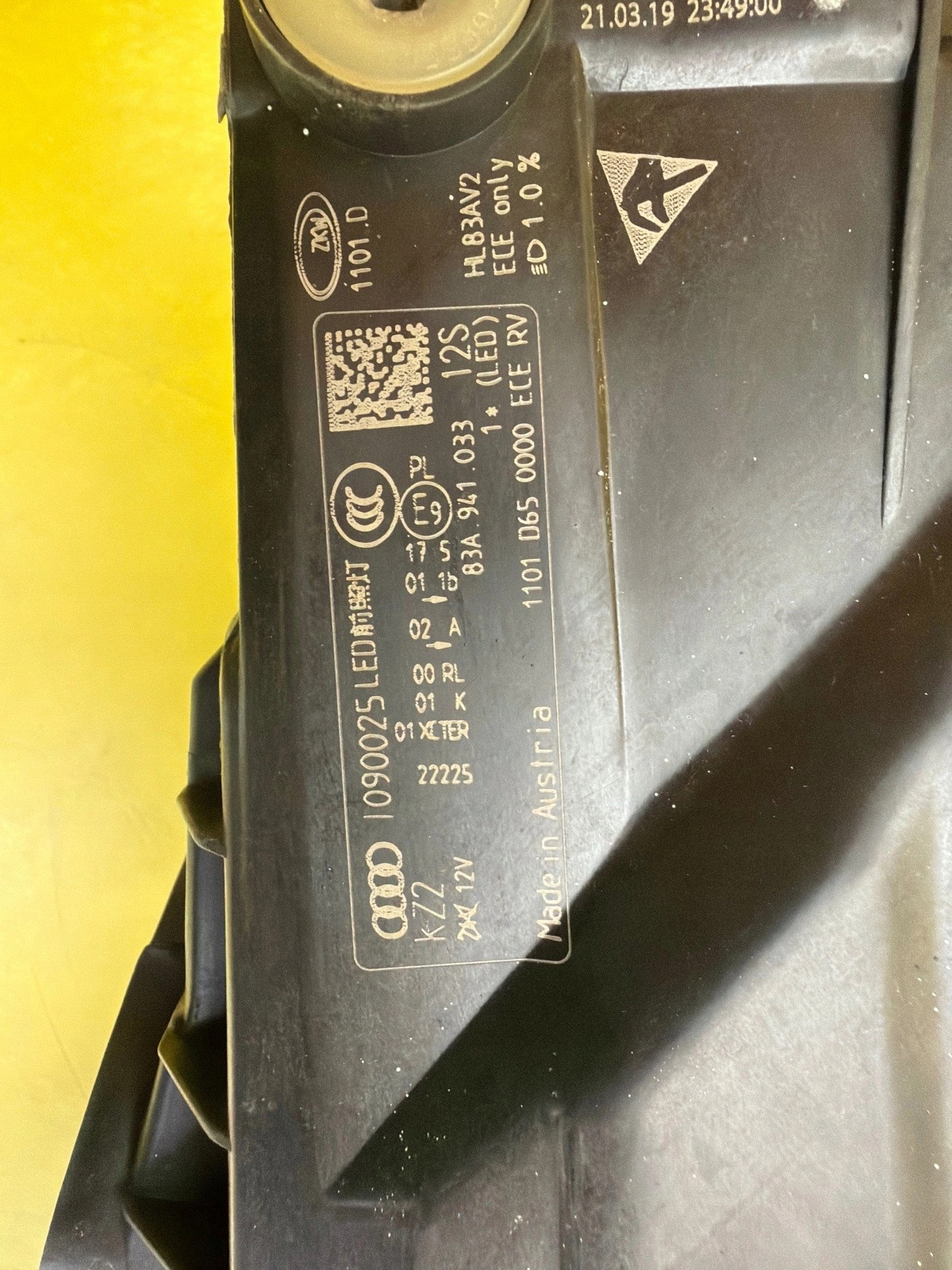light left front Audi Q3 2 II 83A Full Led 83A941033