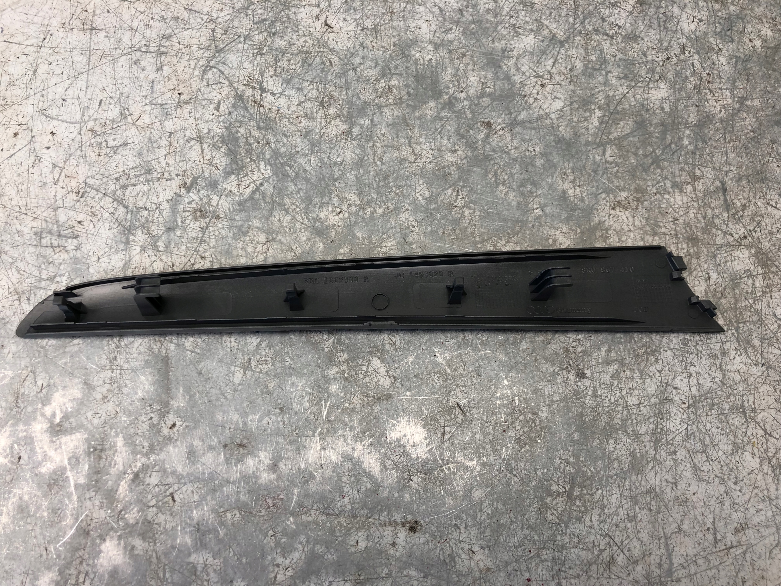 lišta DEKOR dveře pravý AUDI Q5 8R0867410