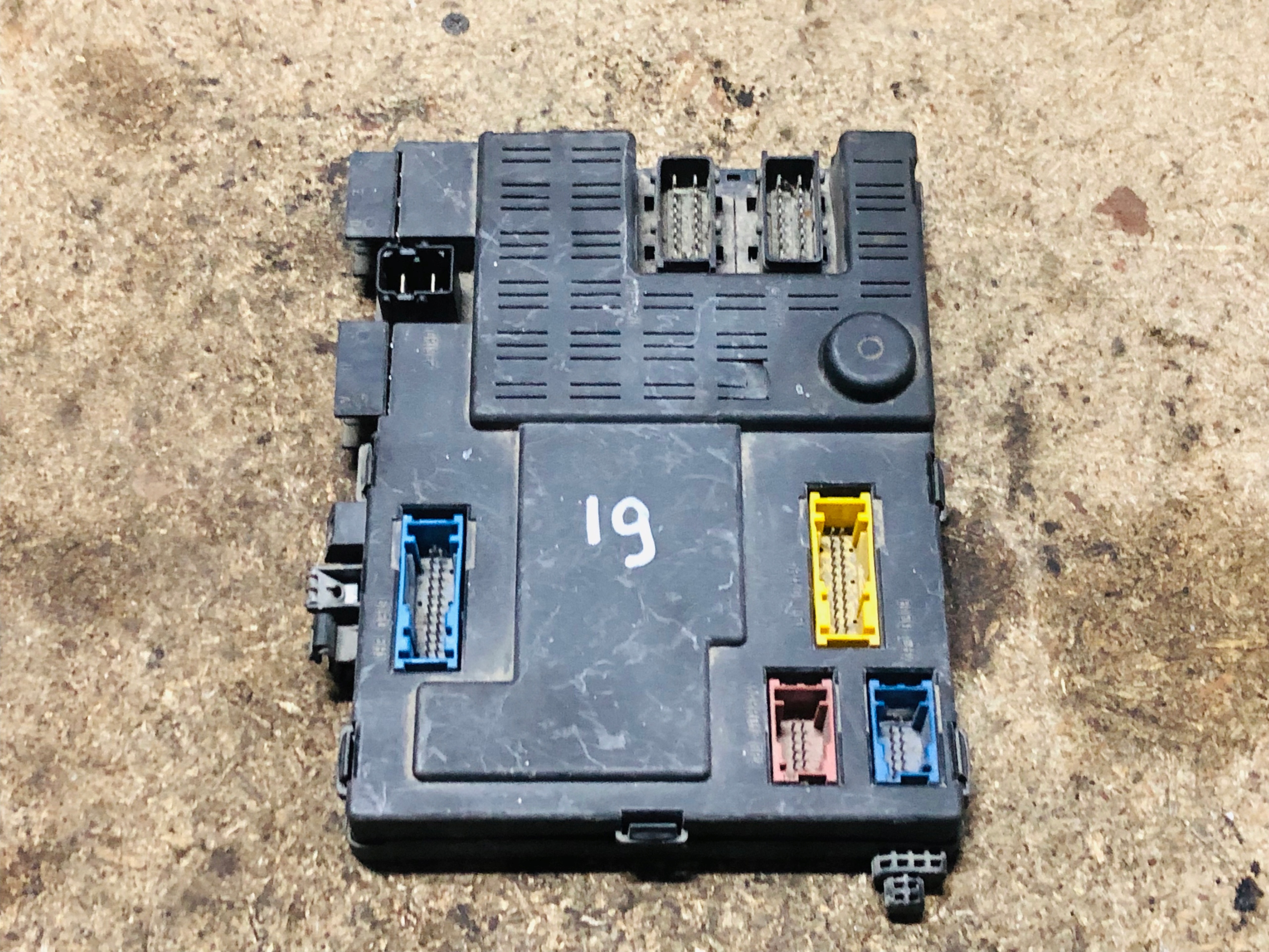 CITROEN PEUGEOT SKRZYNKA MODUŁ BSI 9639087680 Numer katalogowy części 9639087680 73002412