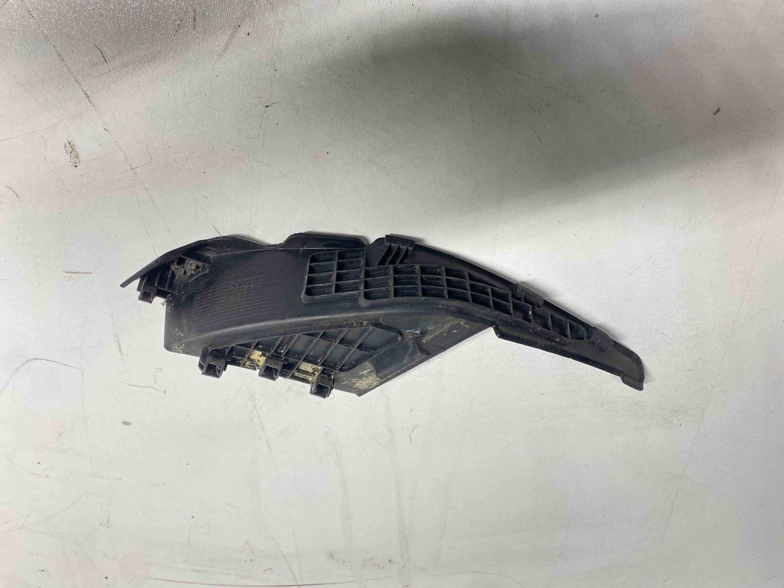 corner under the window left KIA NIRO 16-22 86153-G5000
