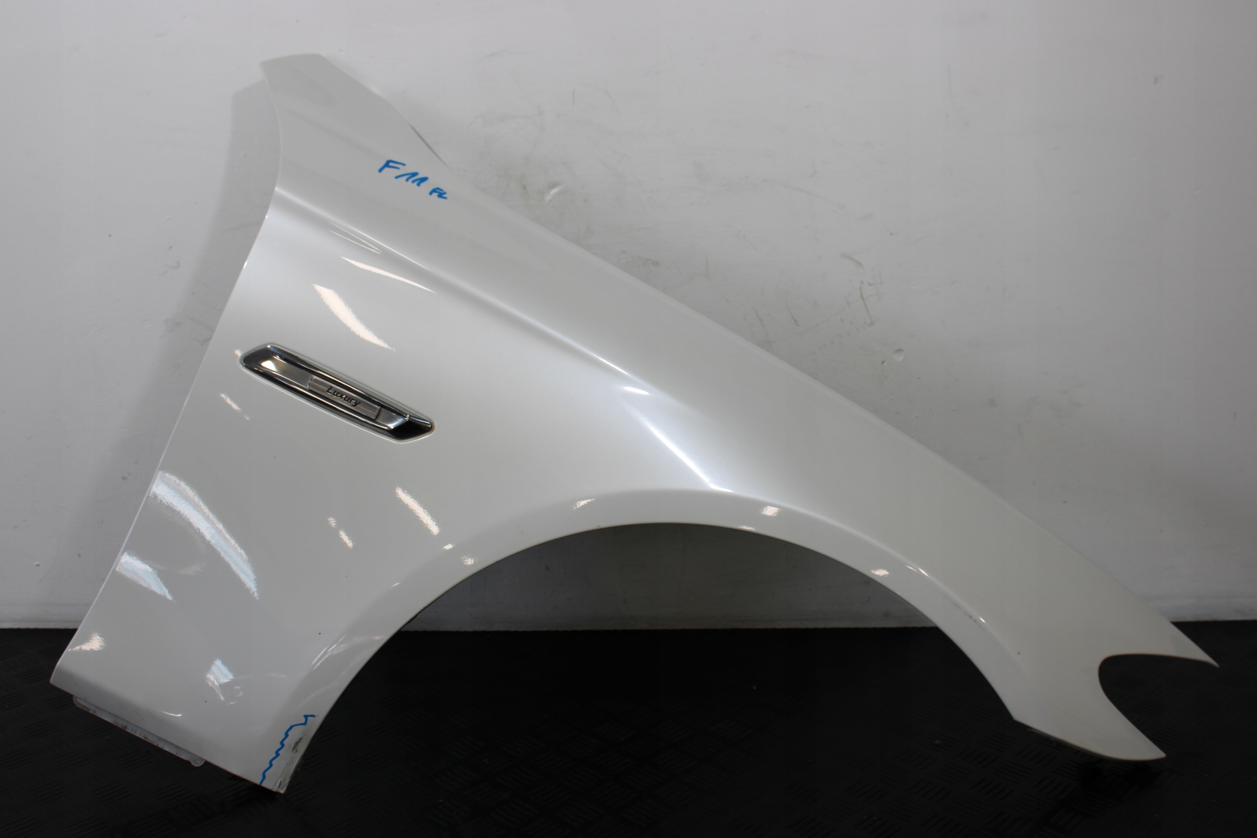 fender right front front BMW 5 F10 F11 LIFT