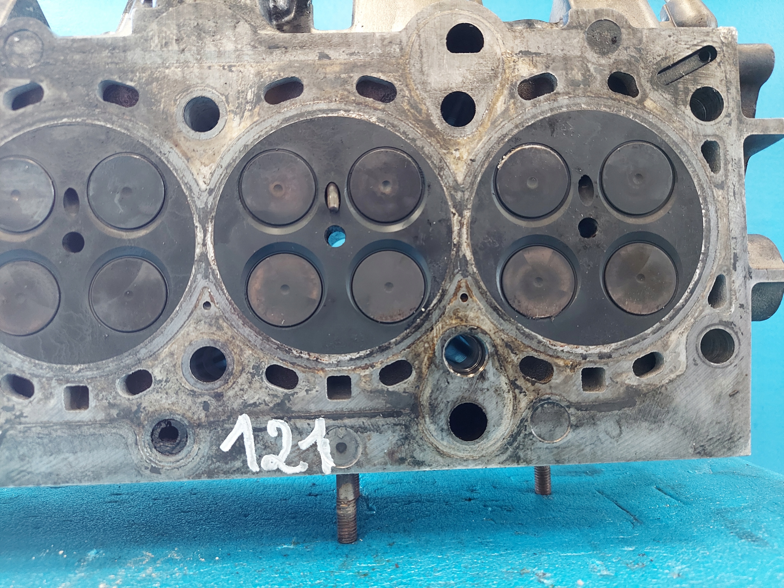 head. BMW 3 2.0 TD 204D4