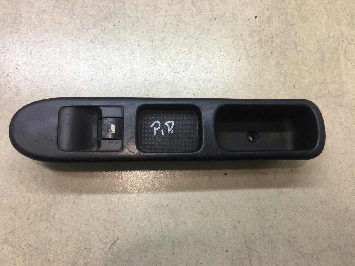 PANEL okna pravý předek PEUGEOT 307 SW
