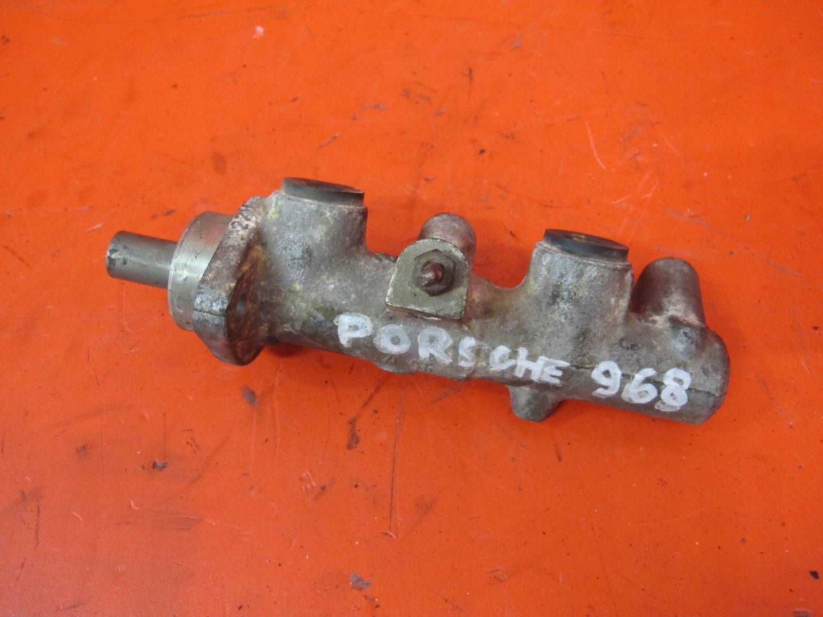 PORSCHE 968 pump pump brake