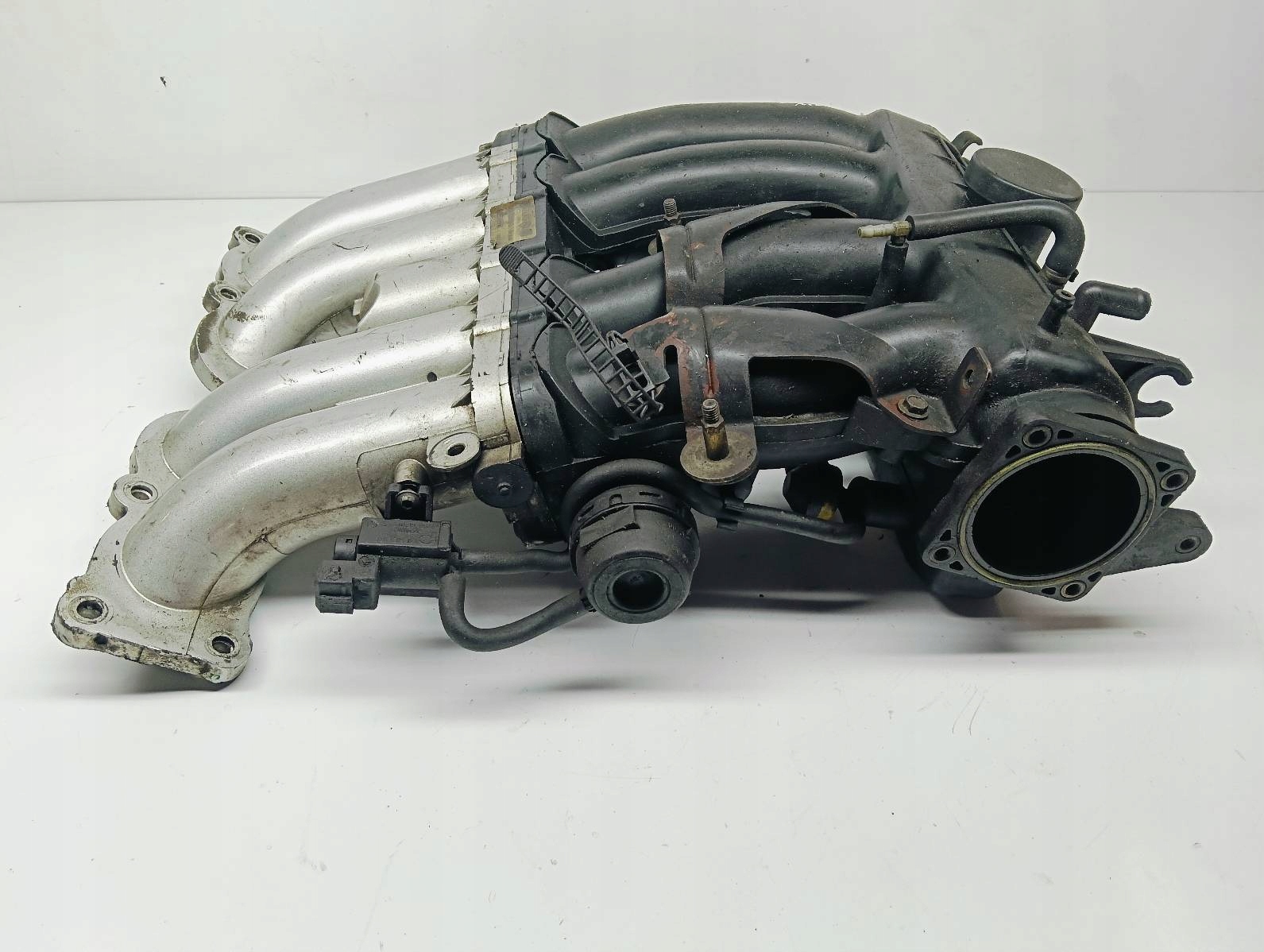 intake manifold Seat Leon and 1.8 16V 06A133925GB