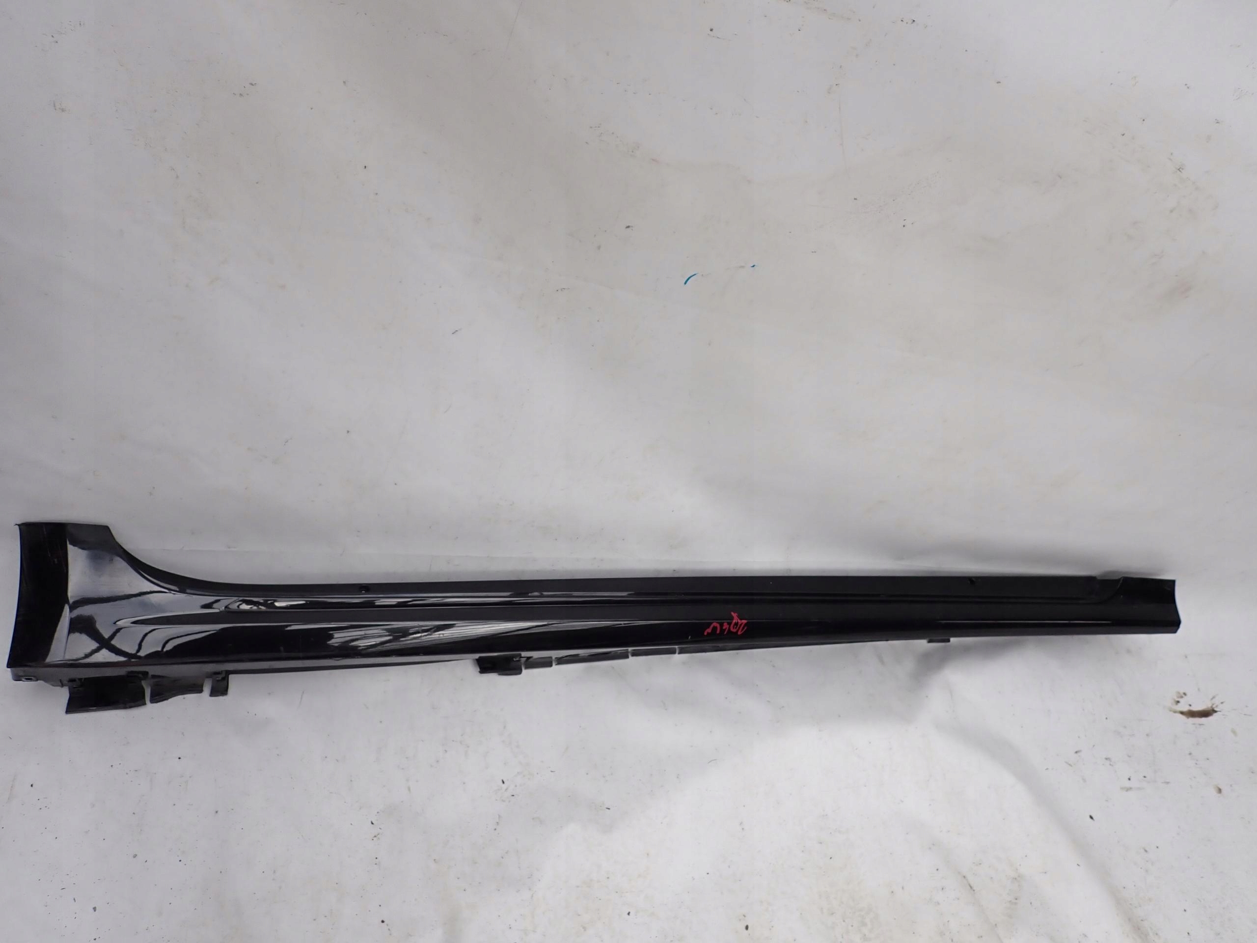 TOYOTA COROLLA E21 19- threshold right moulding threshold