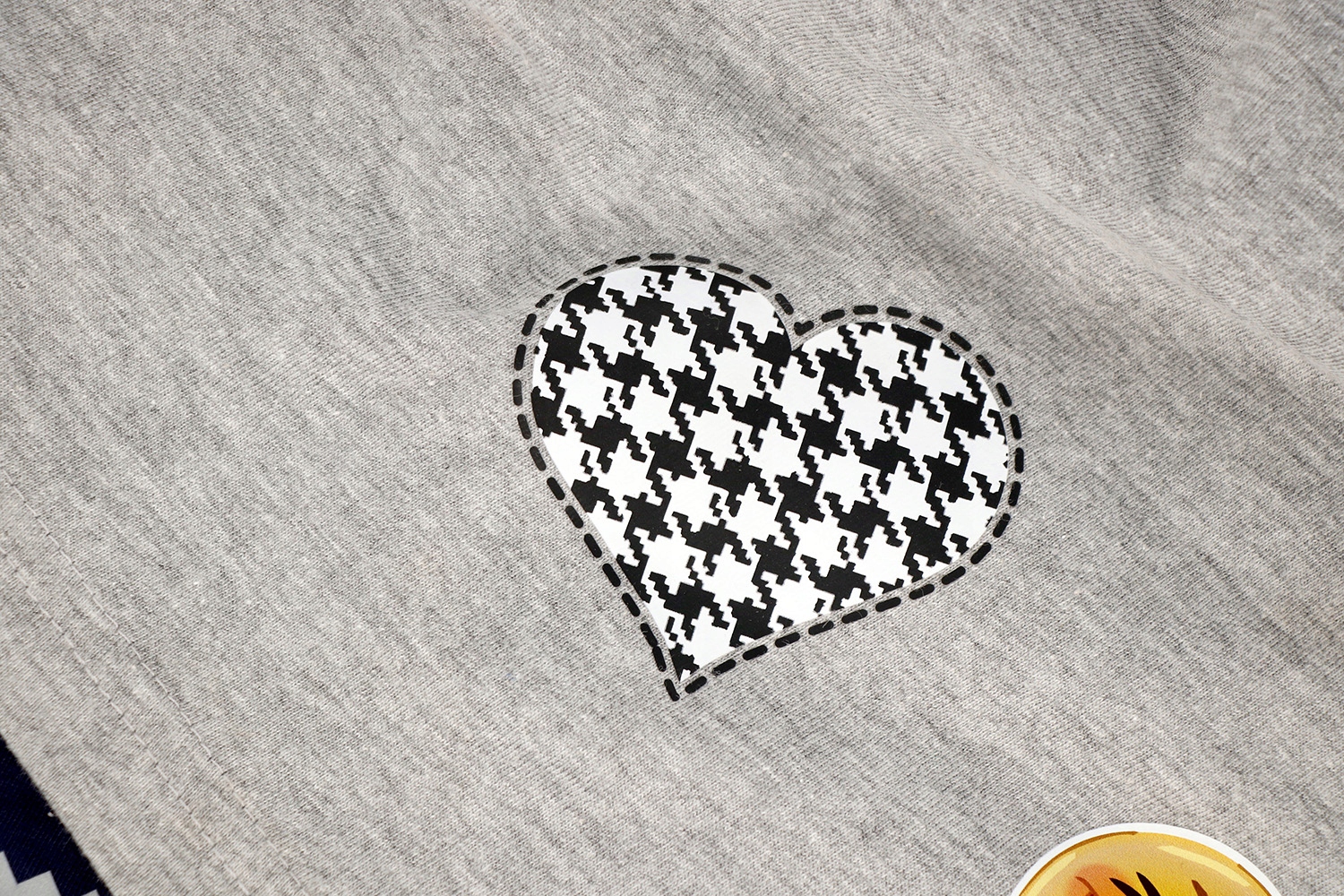 NAPLAMKI NAKLEJKI NA UBRANIA SERDUSZKA NAPRASOWANKI DLA DZIECI ŁATKI Wzór dominujący mix wzorów