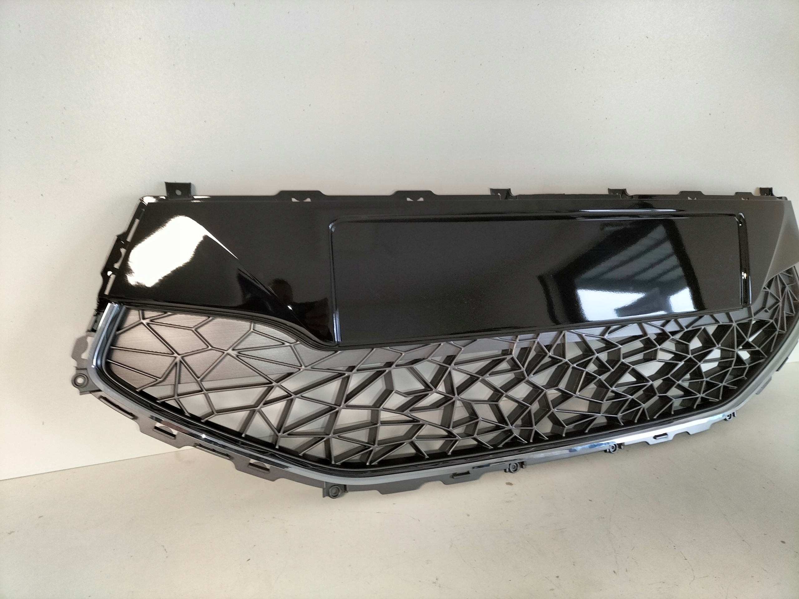 Grill Lüftungsgitter der Stoßstange mitte HYUNDAI IX20 10-15