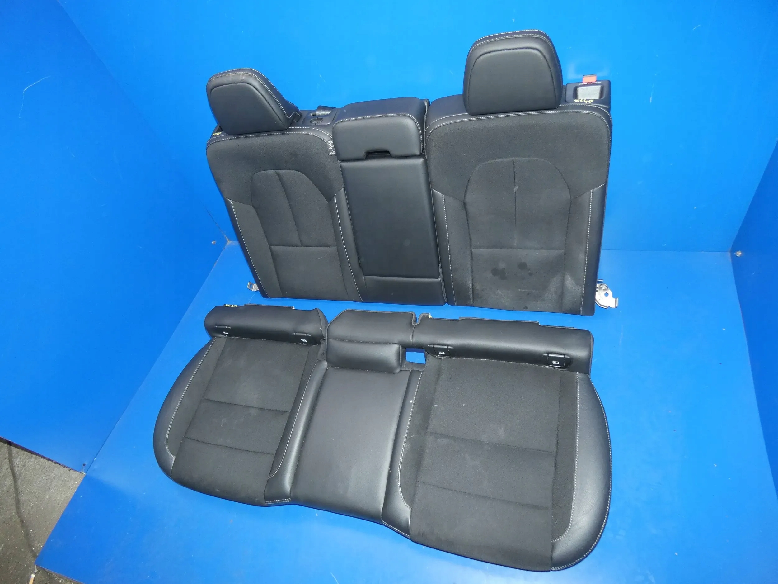 VOLVO XC40 Sitz heck hinten SIEDZISKO OPARCIE