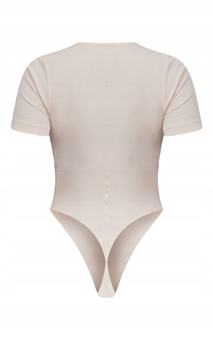 PRETTYLITTLETHING BEŻOWE BODY Z KRÓTKIM RĘKAWKIEM CASUAL R.S F499113 Dekolt okrągły