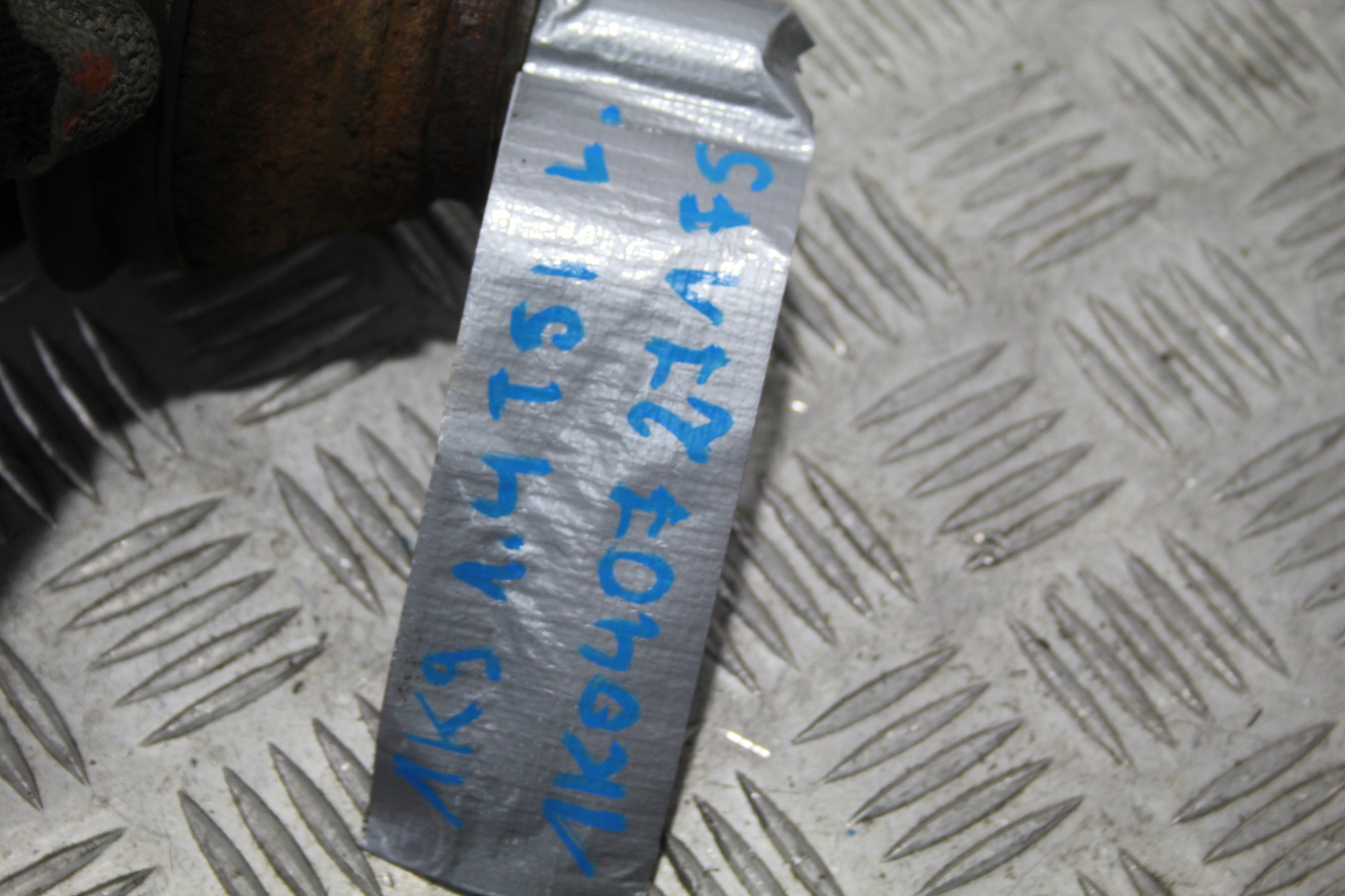 semi-axis left front VW GOLF VI 6 1K9 KOMBI