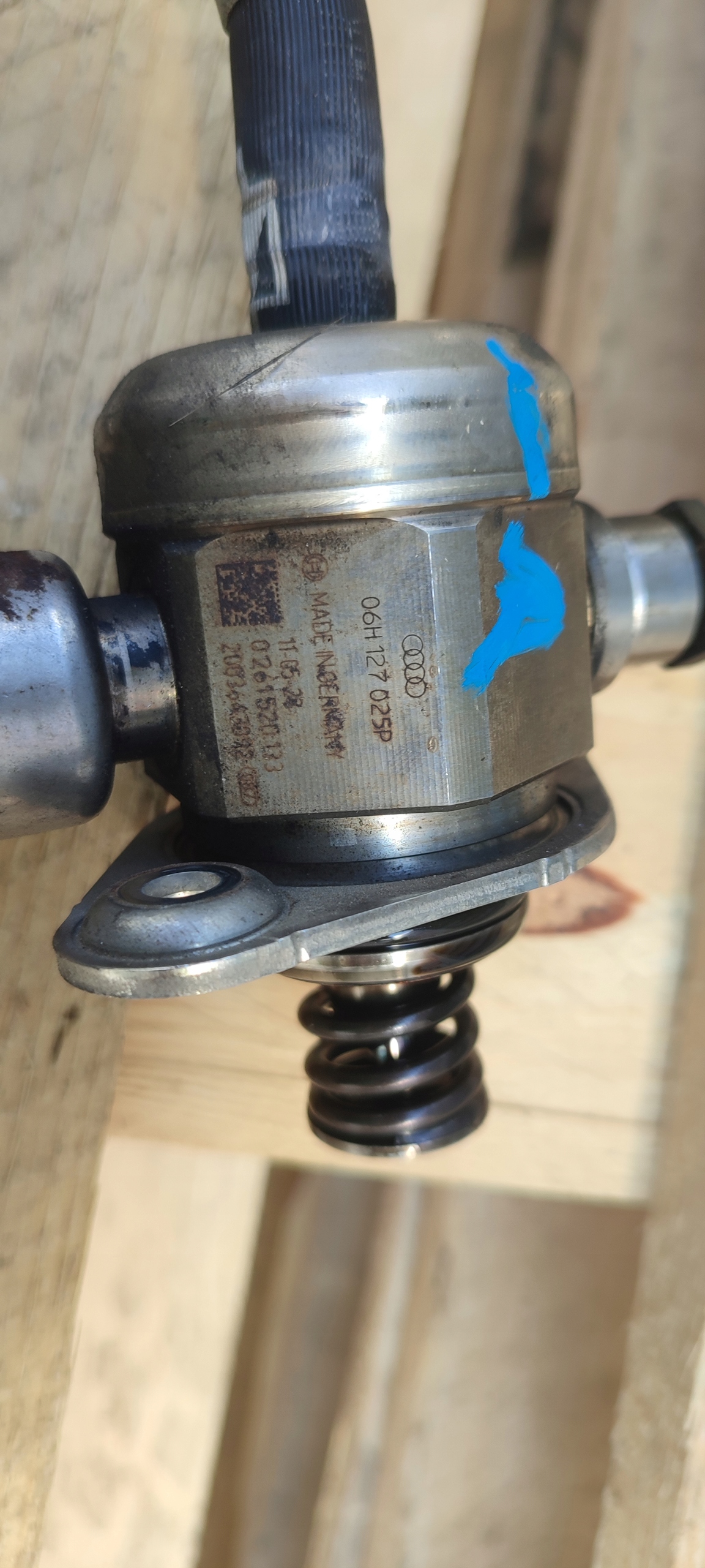 feed pump VW Skoda Audi 2.0 TSI 06H127025P