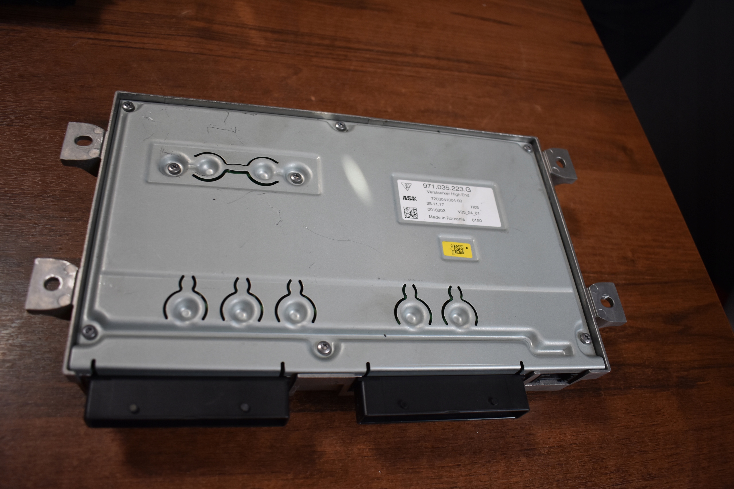 IDEALNY amplifier BURMESTER PORSCHE PANAMERA 971 1