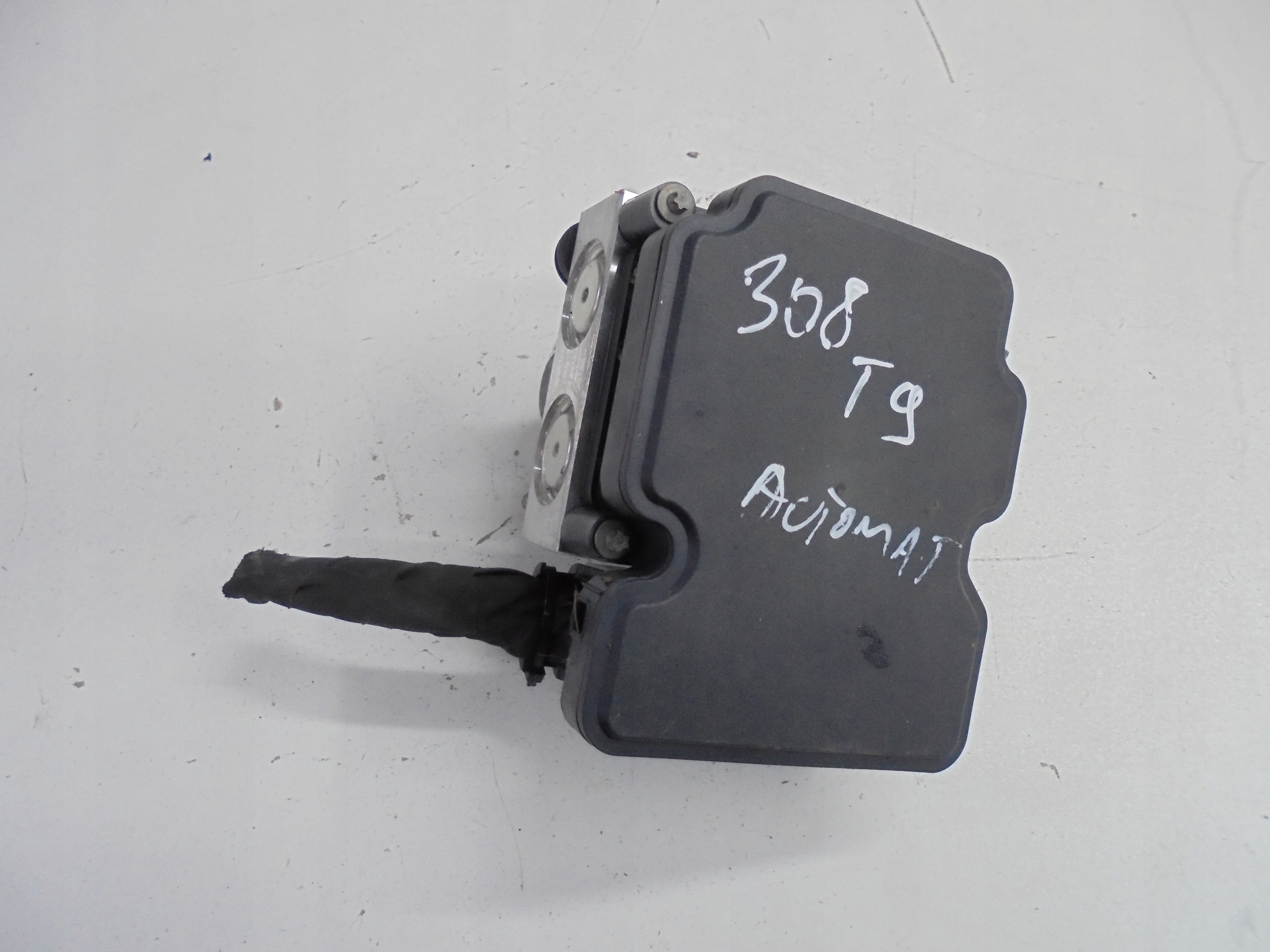 PEUGEOT 308 T9 control unit pump ABS 9816073880 16r
