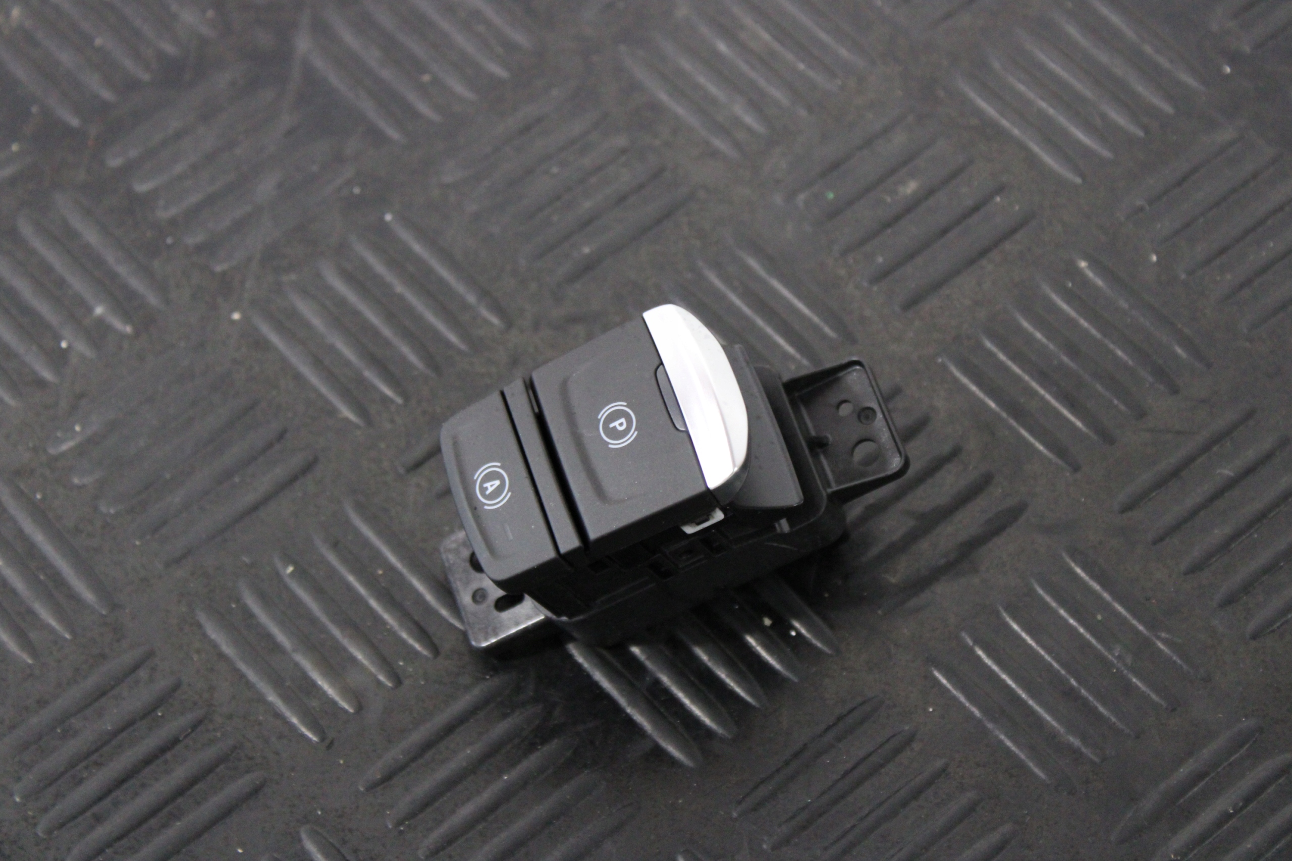 button electric brake AUTO HOLD ARKANA 251757060R