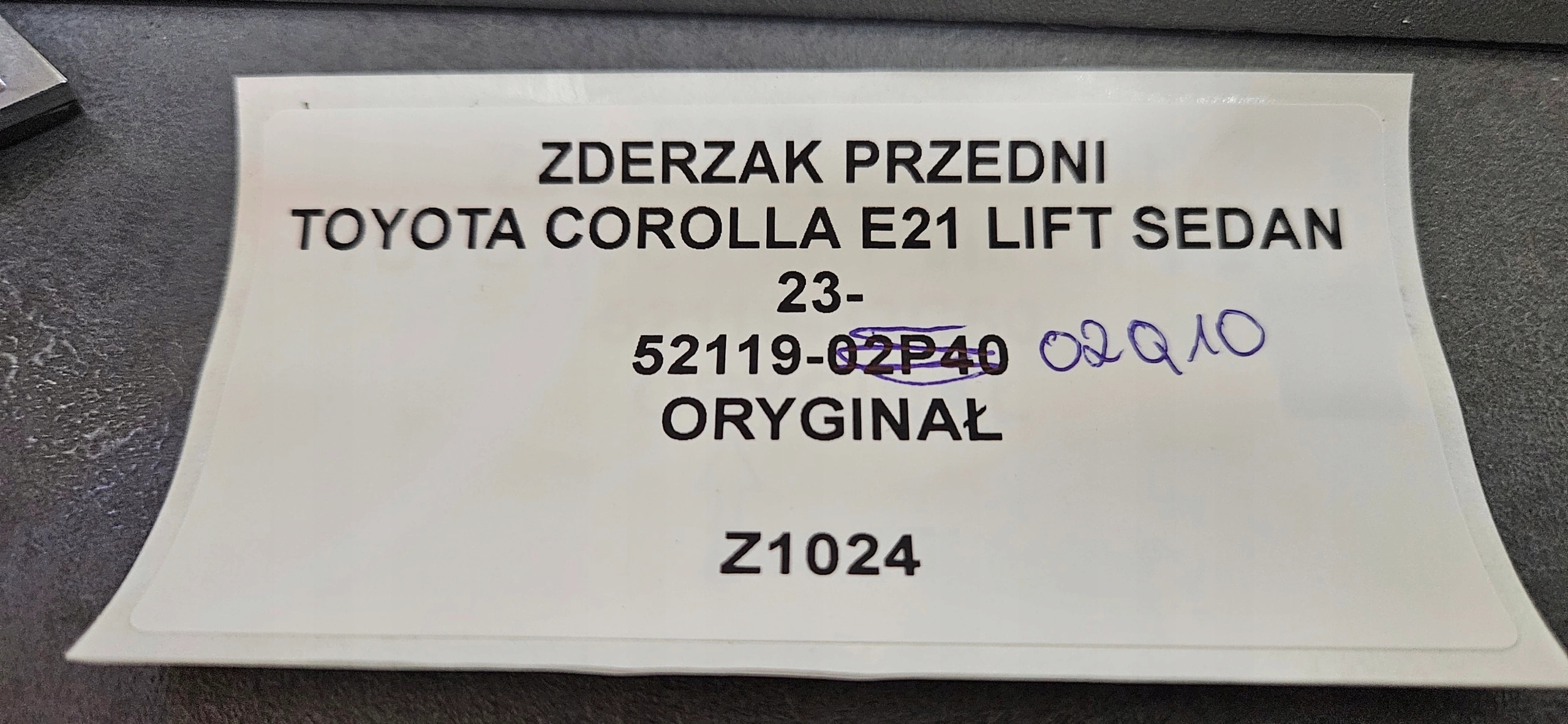 Frontstoßstange Grill Nebelscheinwerfer TOYOTA COROLLA E21 LIFT Sedan