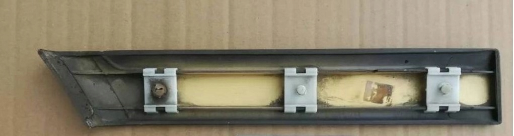 moulding front right MERCEDES W202 2026905262