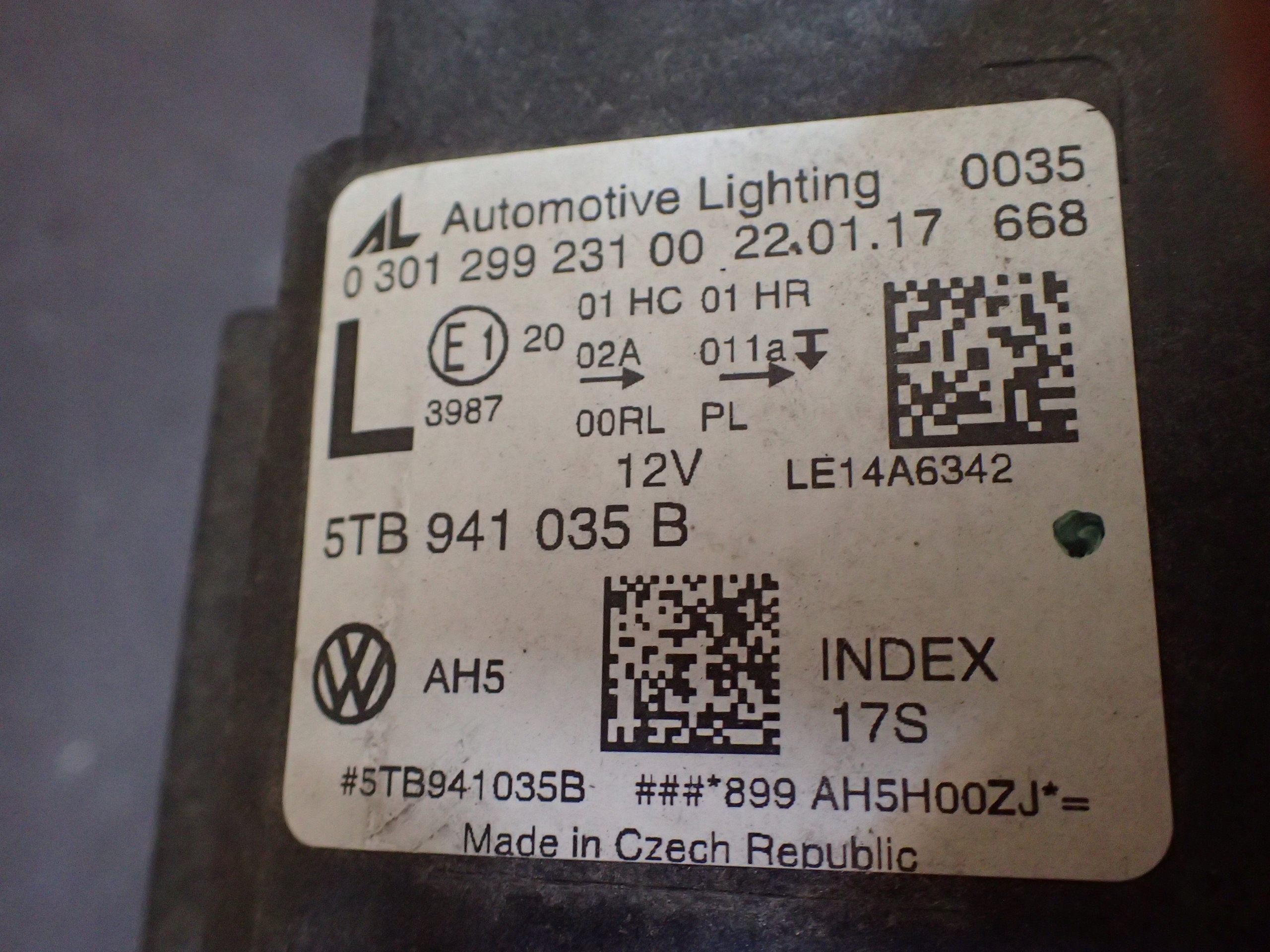 LIGHT FRONT LEFT VW TOURAN FULL LED 15- 5TB