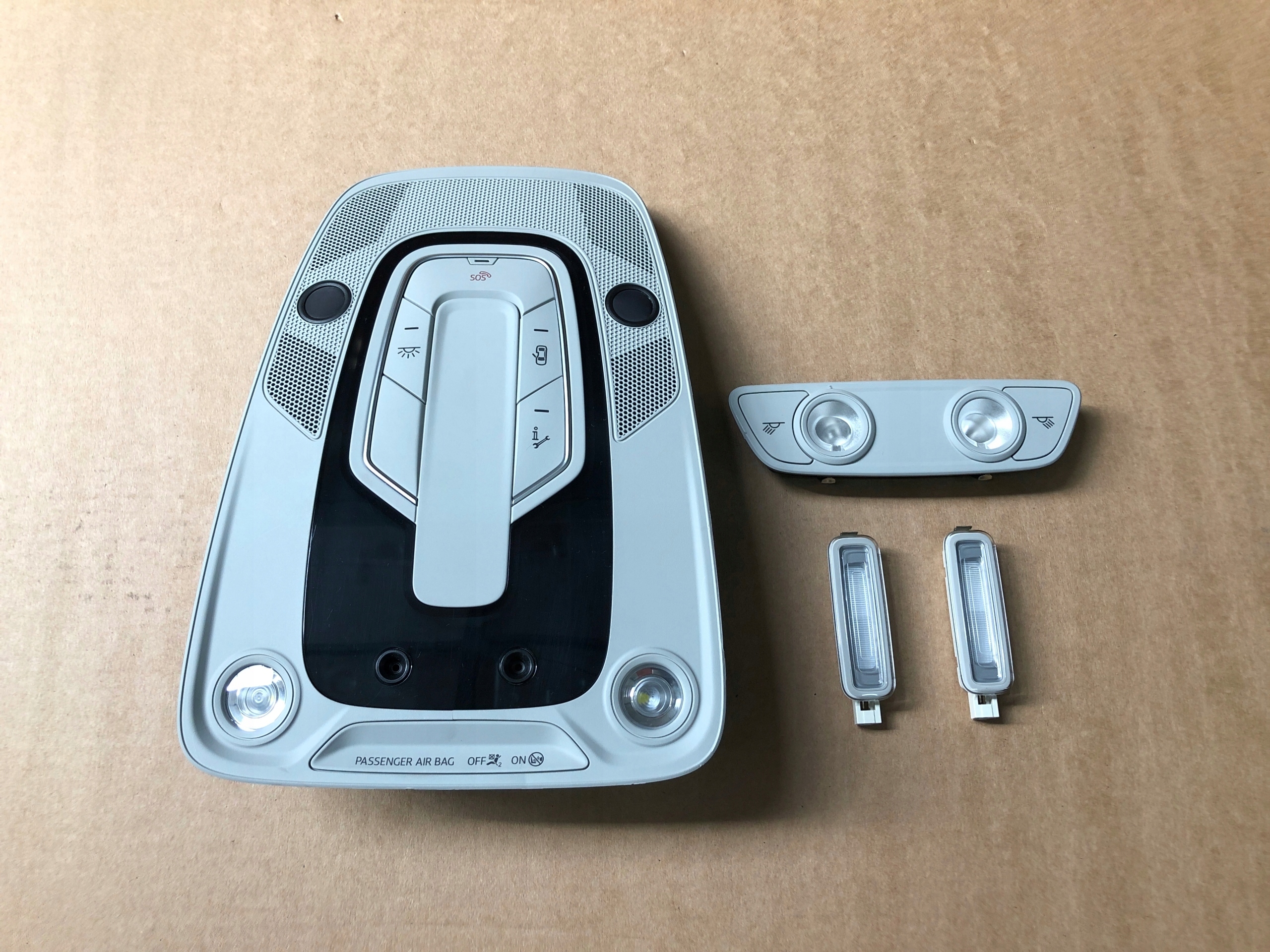 AUDI A6 A7 4K LAMPKA WNETRZA LED 4K0947135B