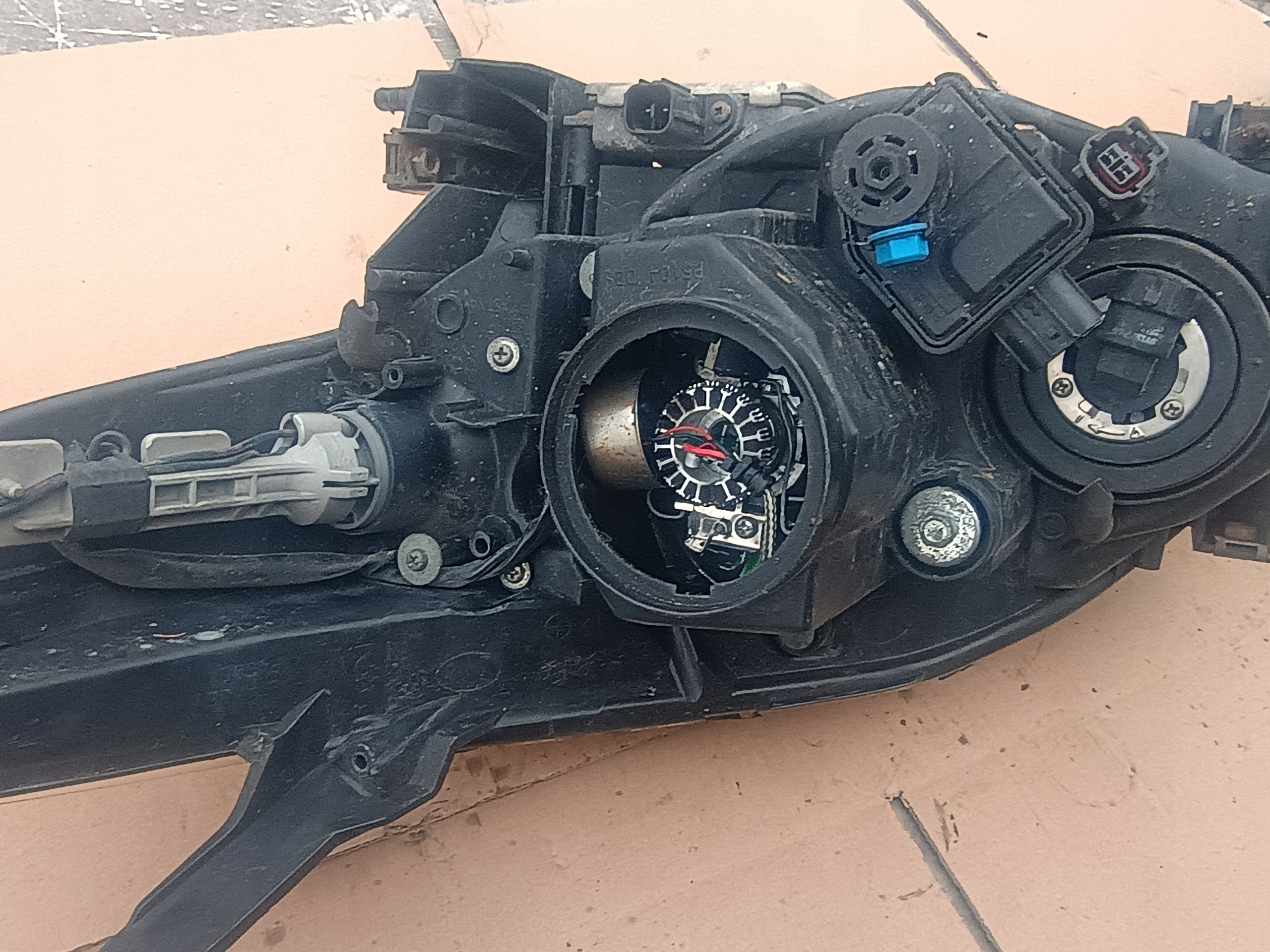 light front right XENON MAZDA 3 BK