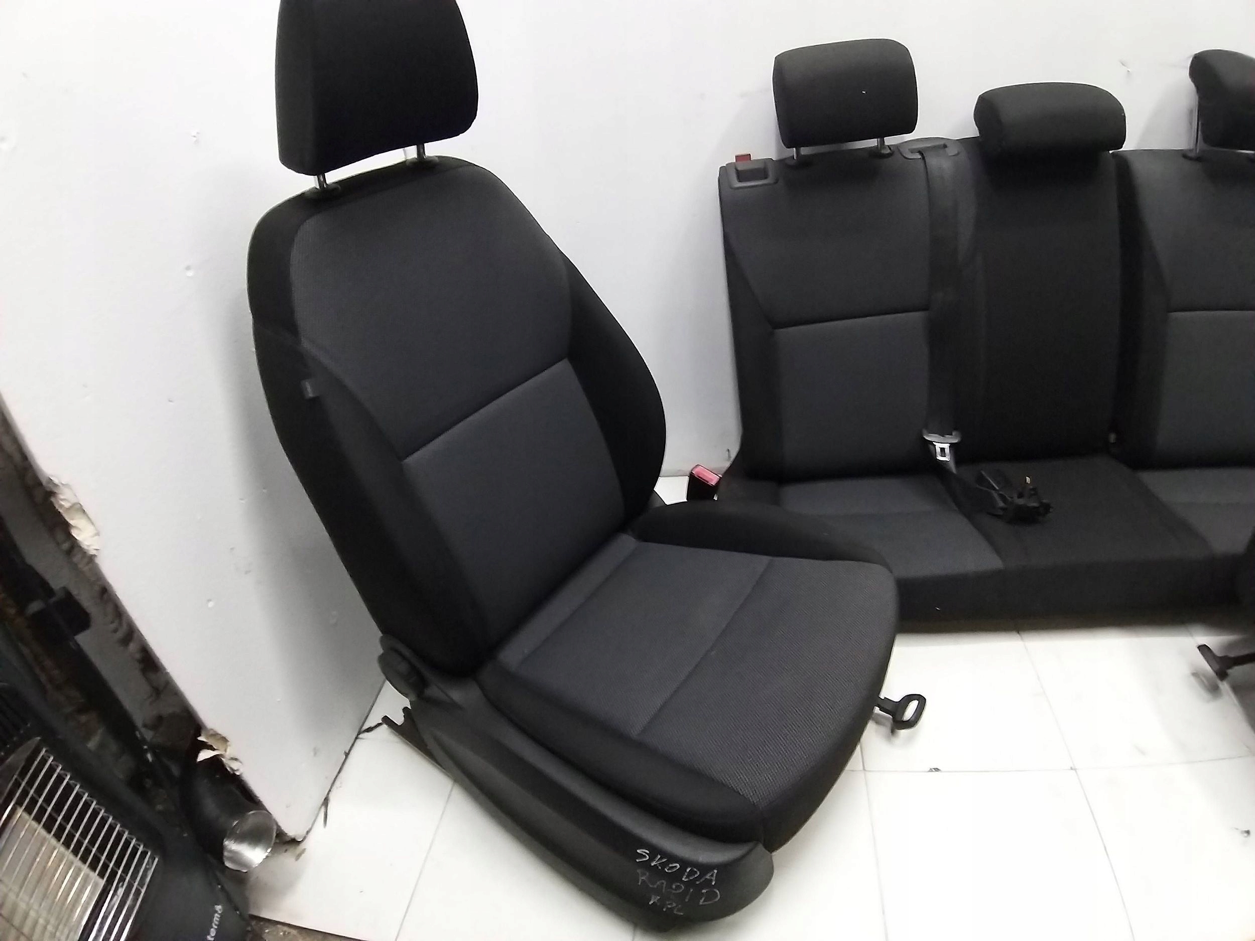 SKODA RAPID SPACEBACK Sièges Chauffeurs PASAZER Siège KOMPLET