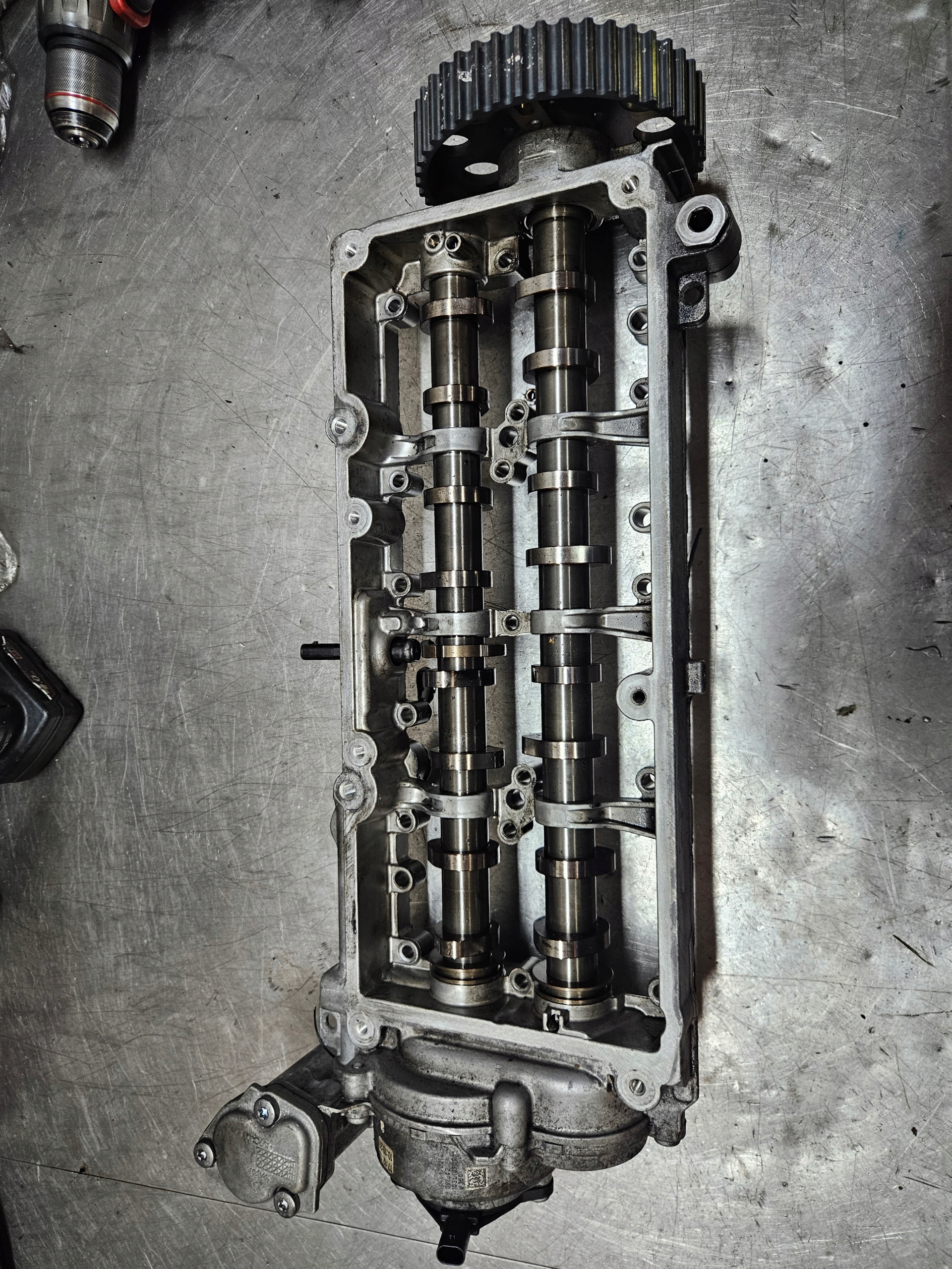 KASETA WAŁKI WAŁEK SSĄCY WYDECHOWY AUDI CNH 2.0TDI 04L103292G 04L103308D