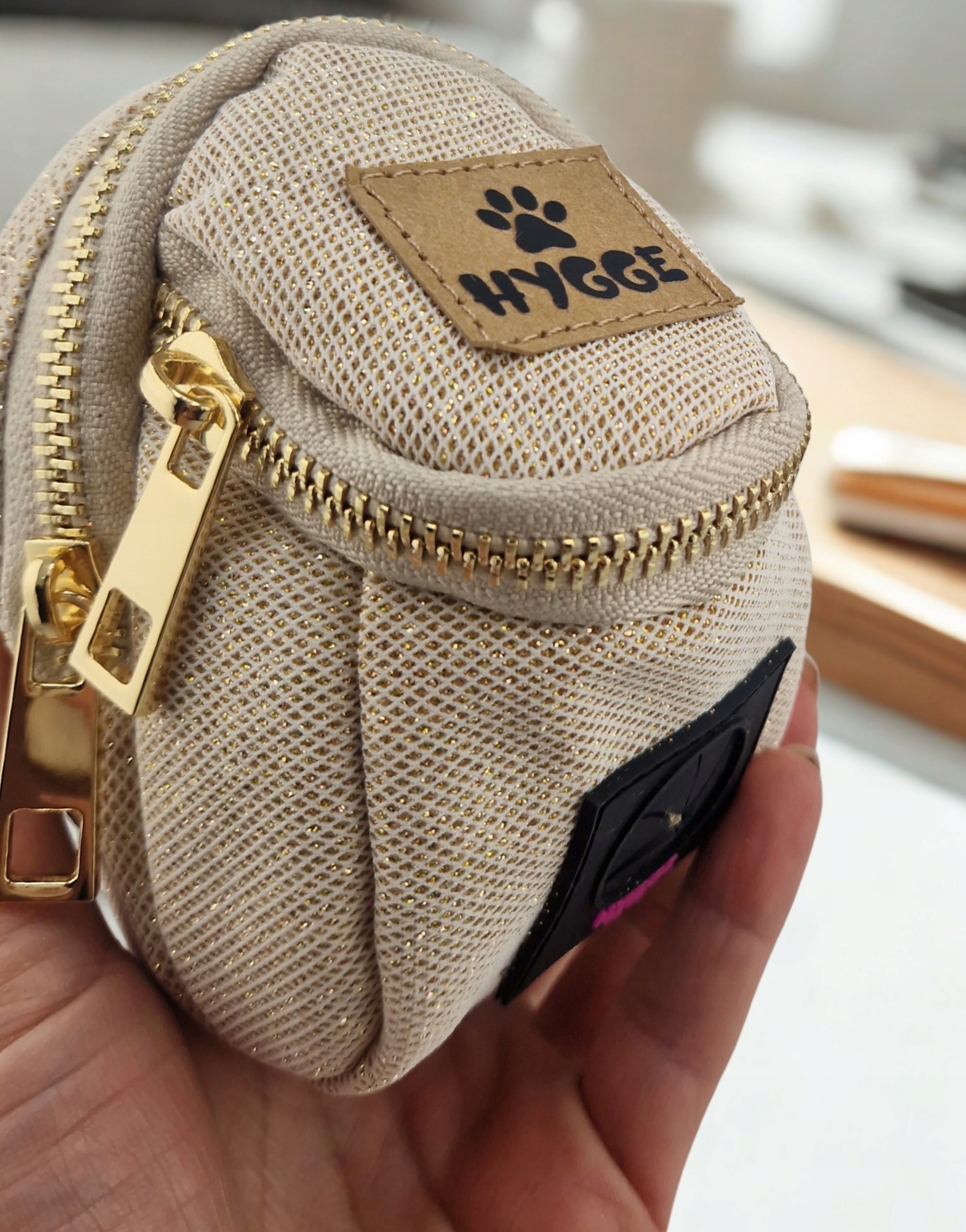 Levně Luxusní vycházková taška pro náročné na pamlsky a drobnosti