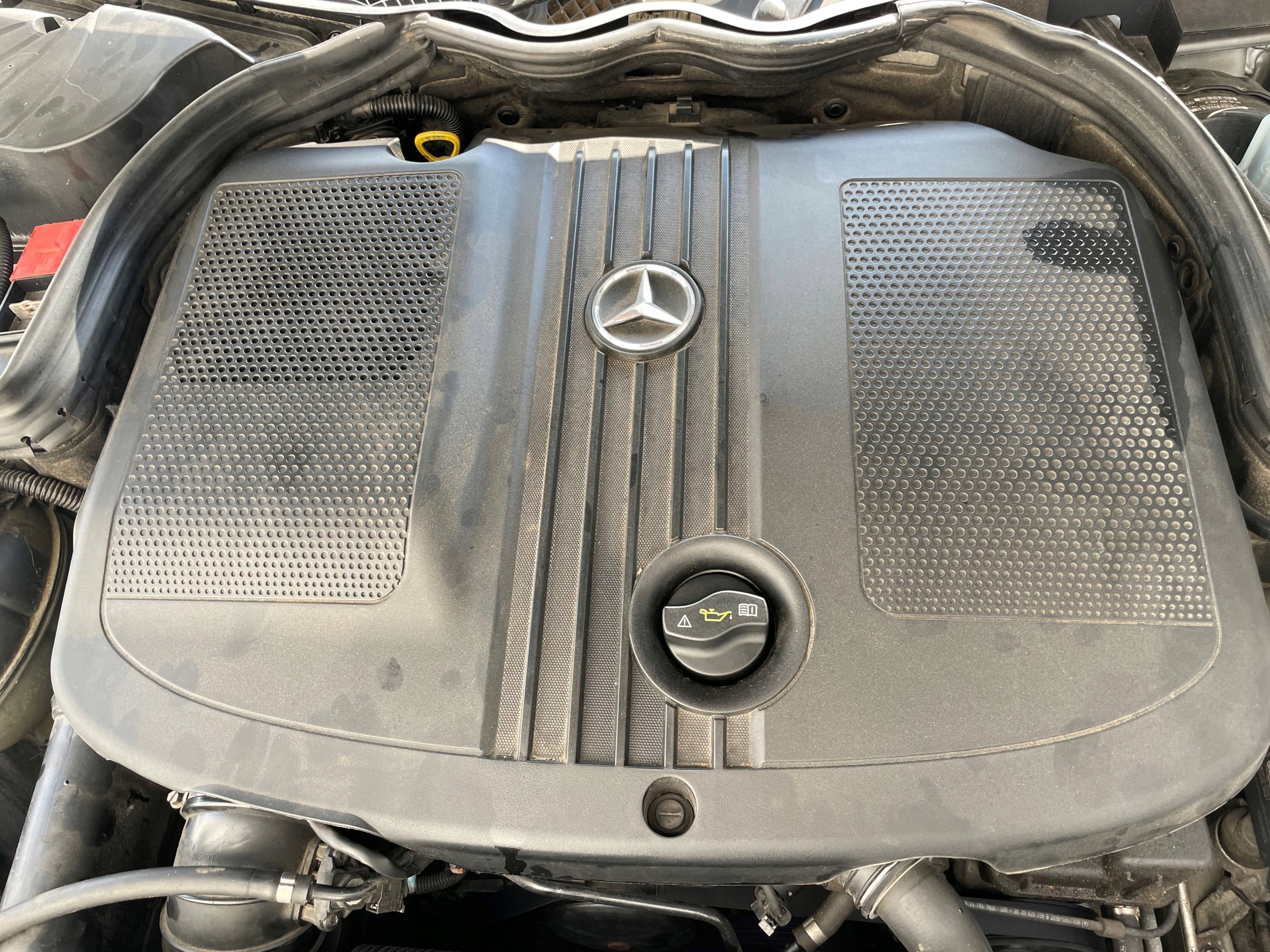 MERCEDES C Class W204 LIFT CDI капот двигателя