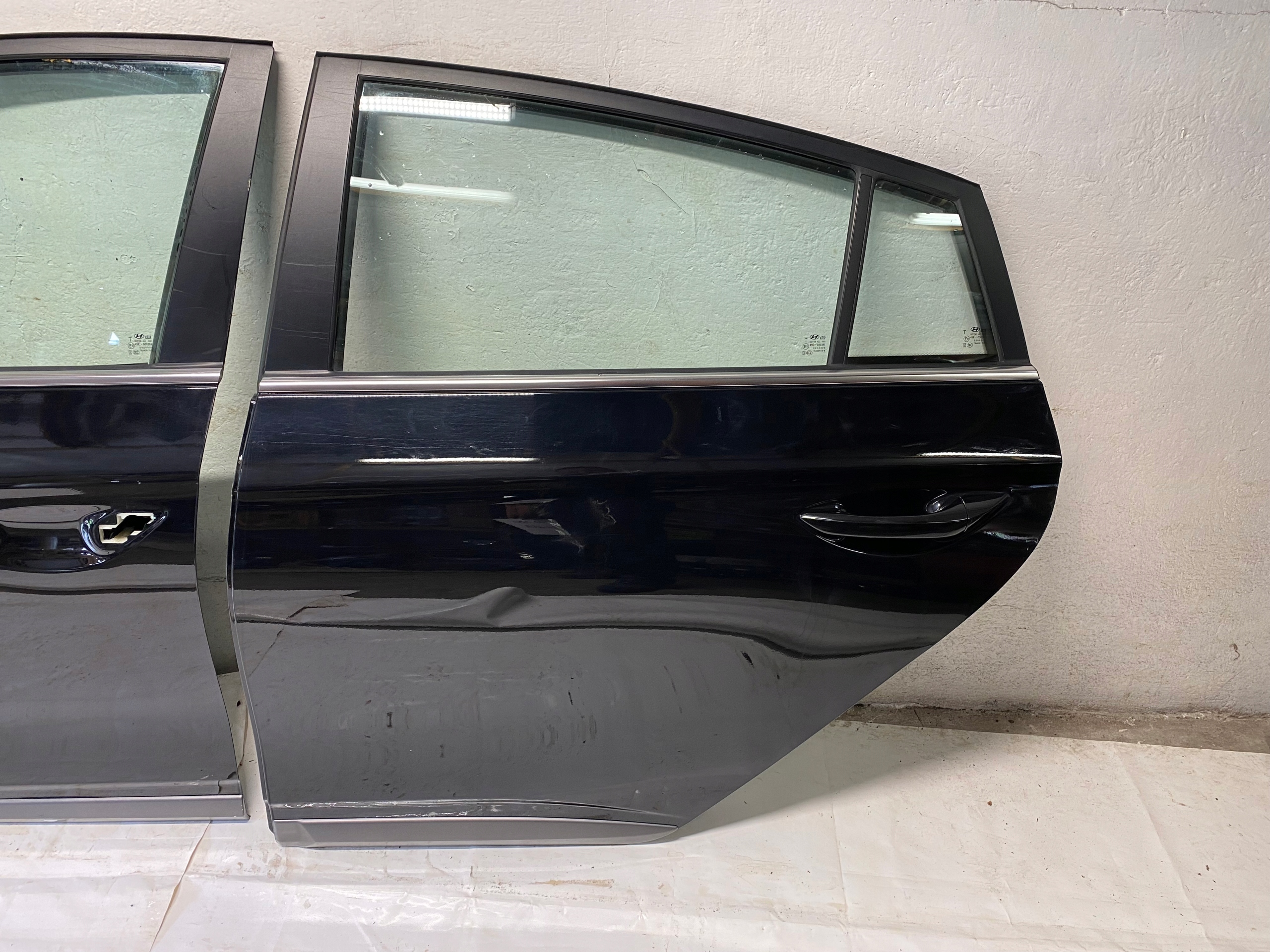 HYUNDAI IONIQ DRZWI LEWE LEWY TYŁ TYLNE NKA Producent części Hyundai OE