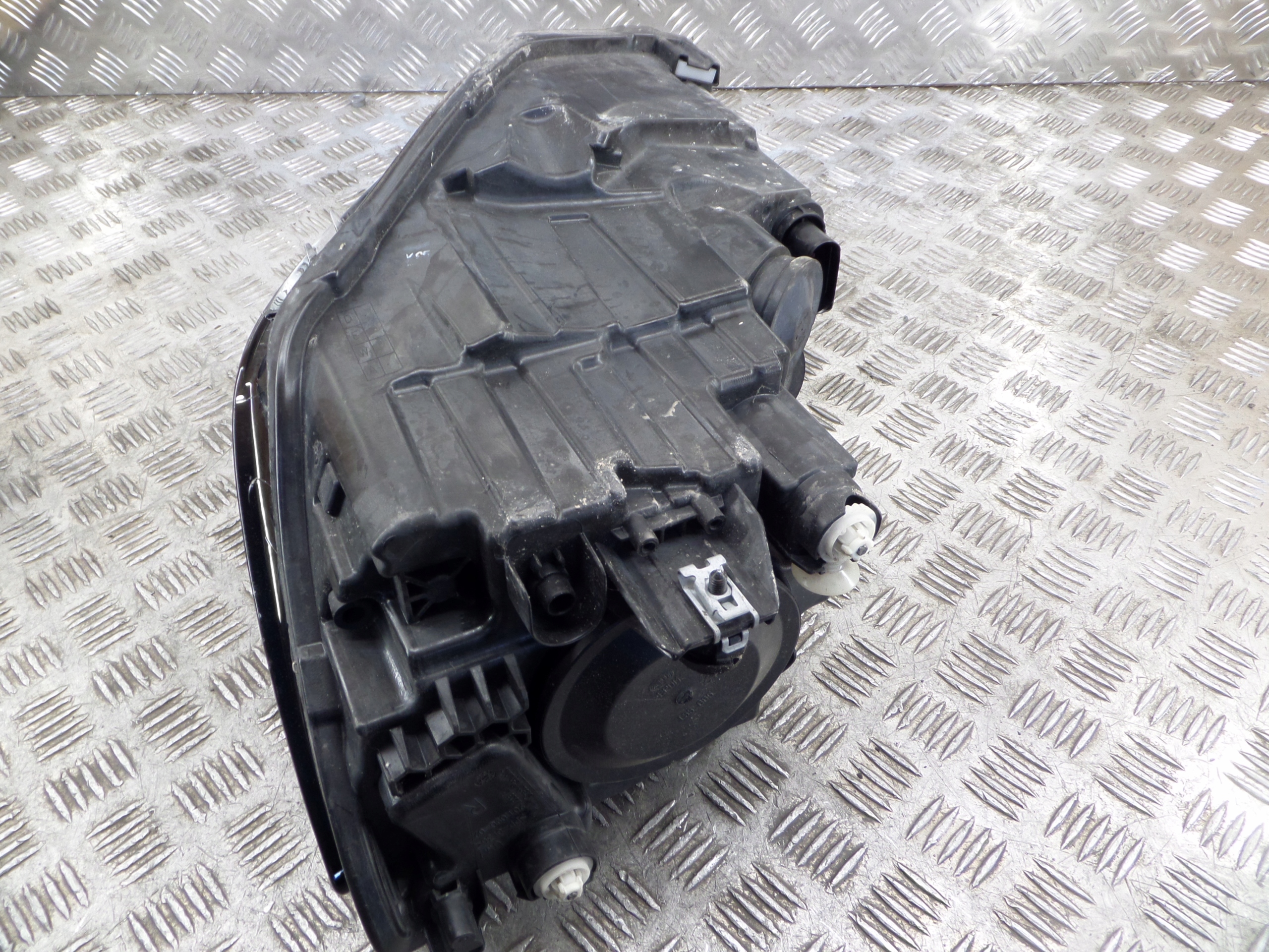 light front right VW CADDY LIFT 15- 2K1941016B