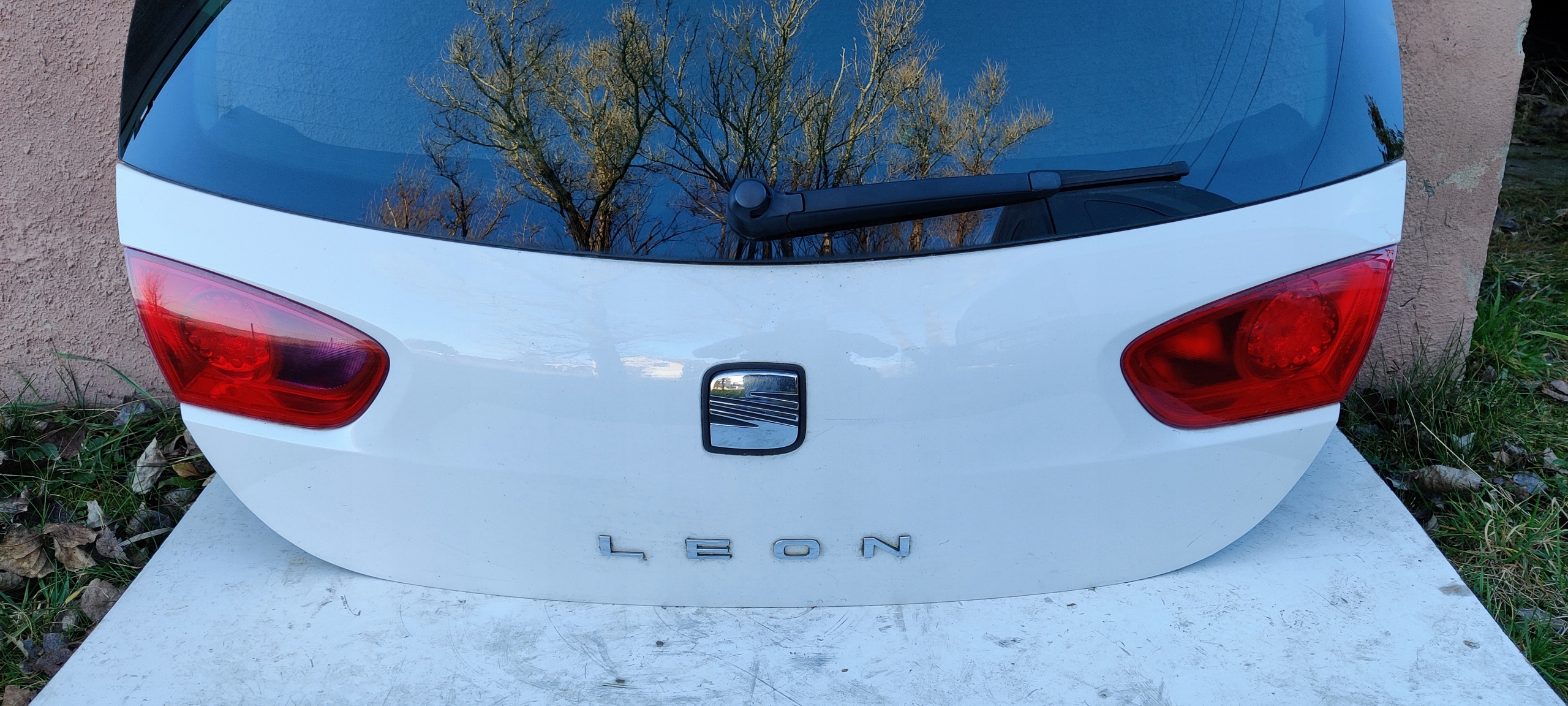 SEAT LEON 2 FL TYLNA KLAPA KOMPLETNA BIAŁA Producent części SEAT OE