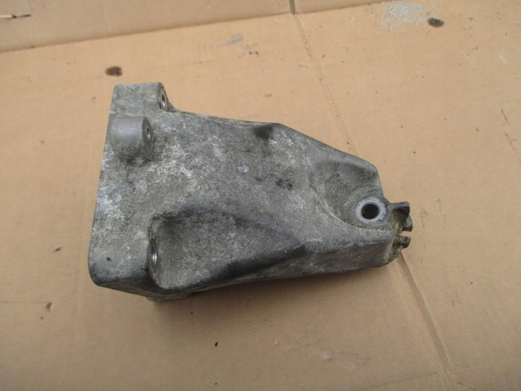 MERCEDES S W221 320 CDI ŁAPA SILNIKA A6422230504