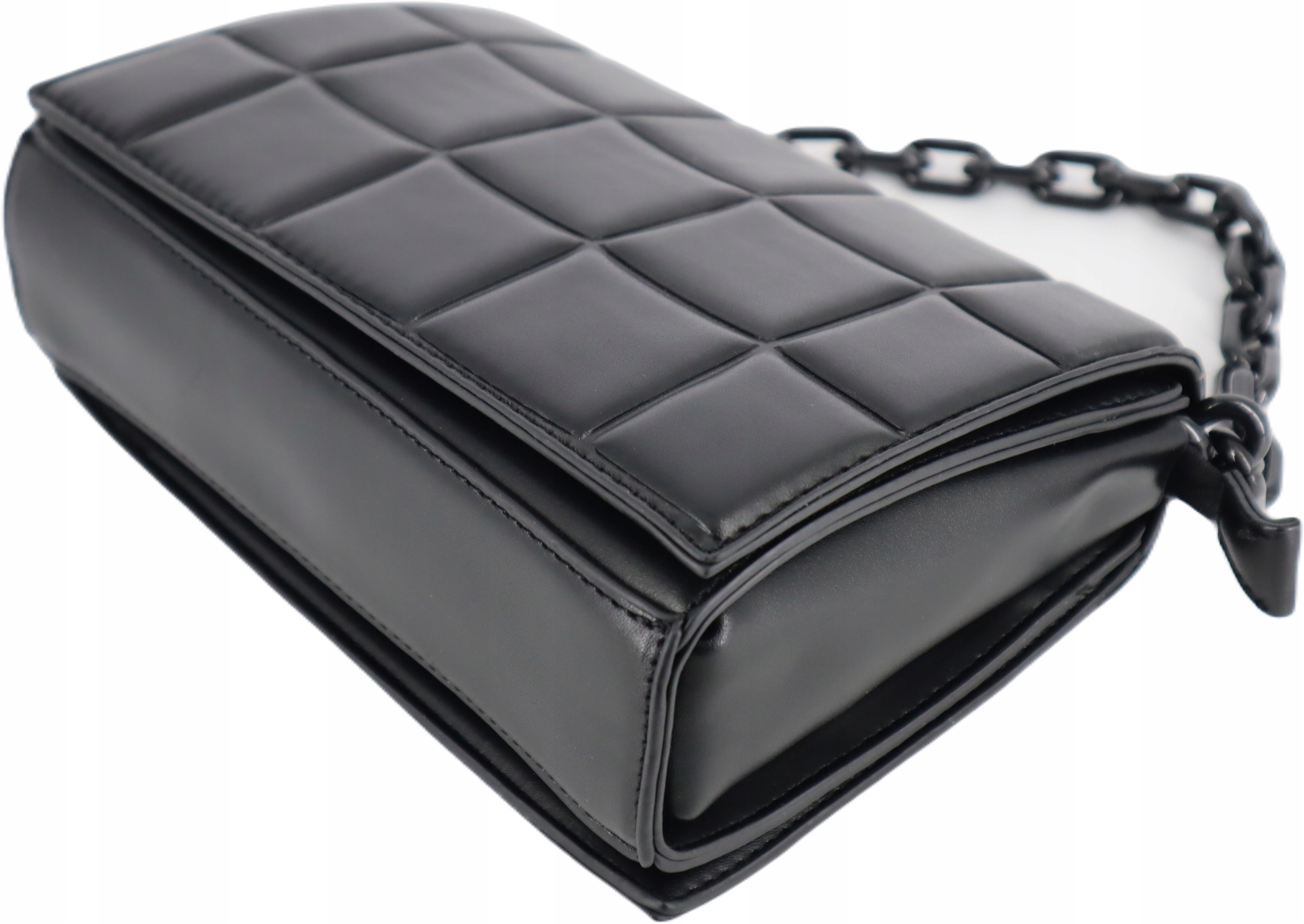 TOREBKA LISTONOSZKA KUFEREK MODNY PIKOWANY Z RĄCZKĄ Liczba komór 2